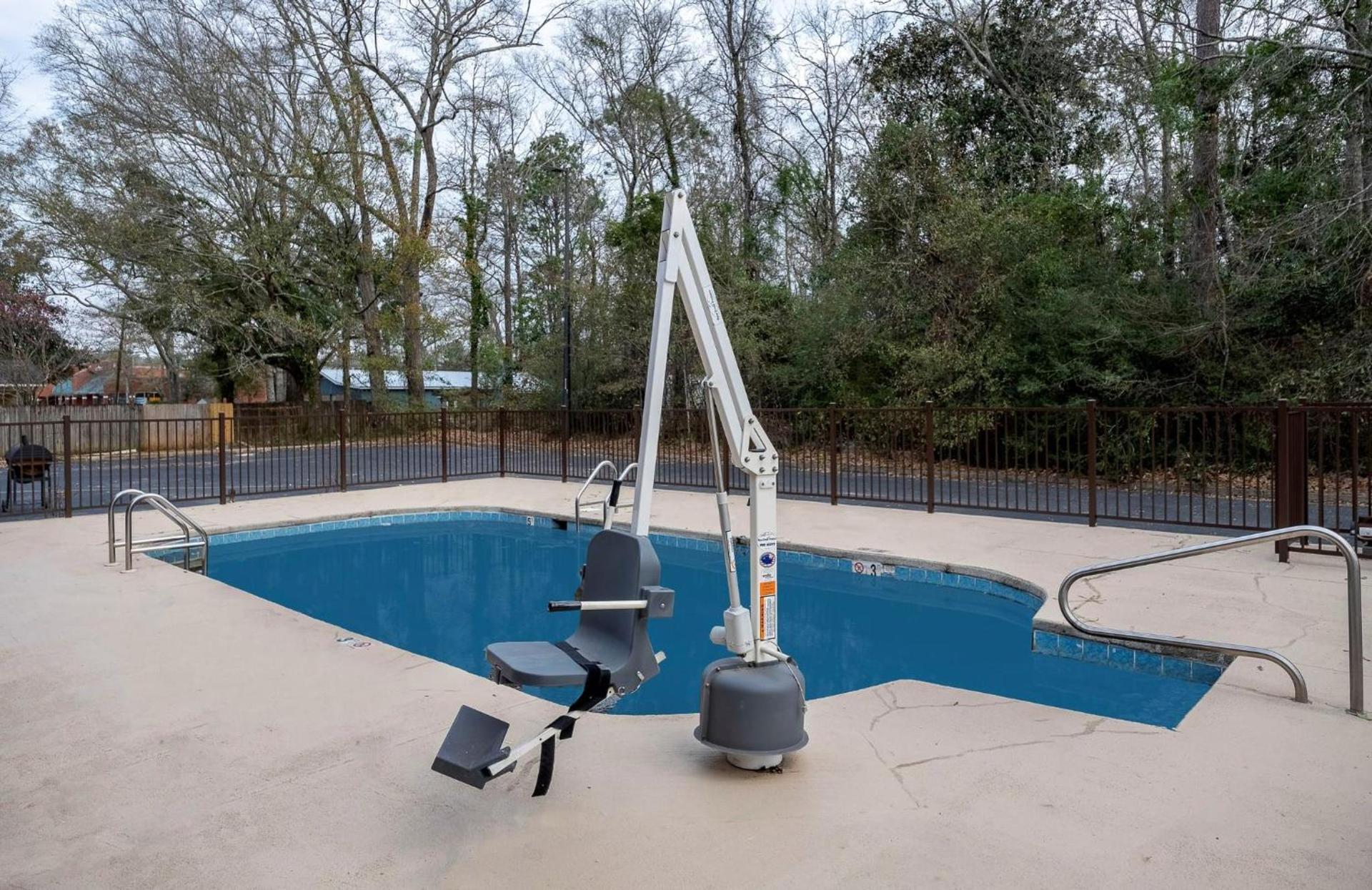 Red Roof Inn Bay Minette photo 27