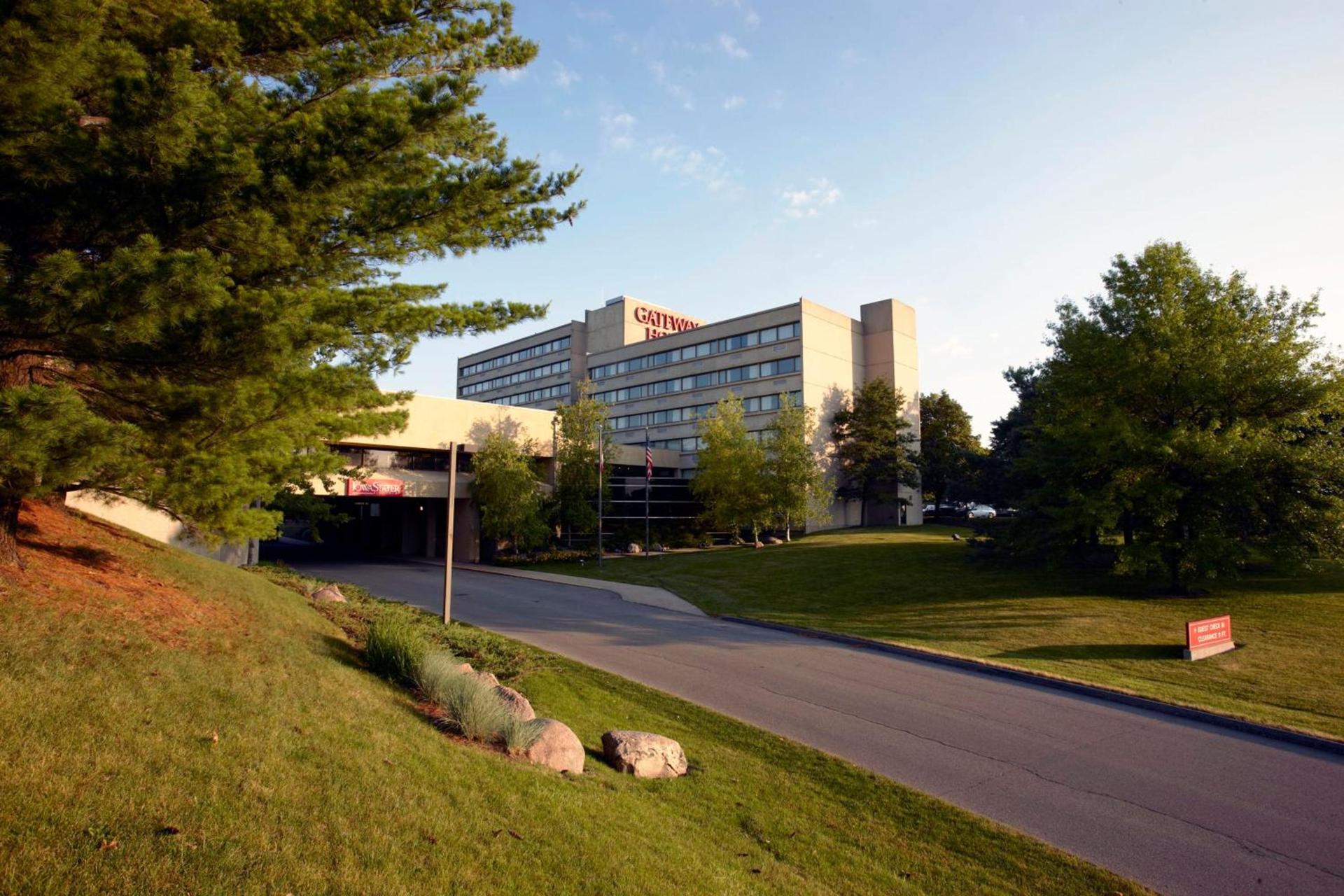 Gateway Hotel and Conference Center photo 1