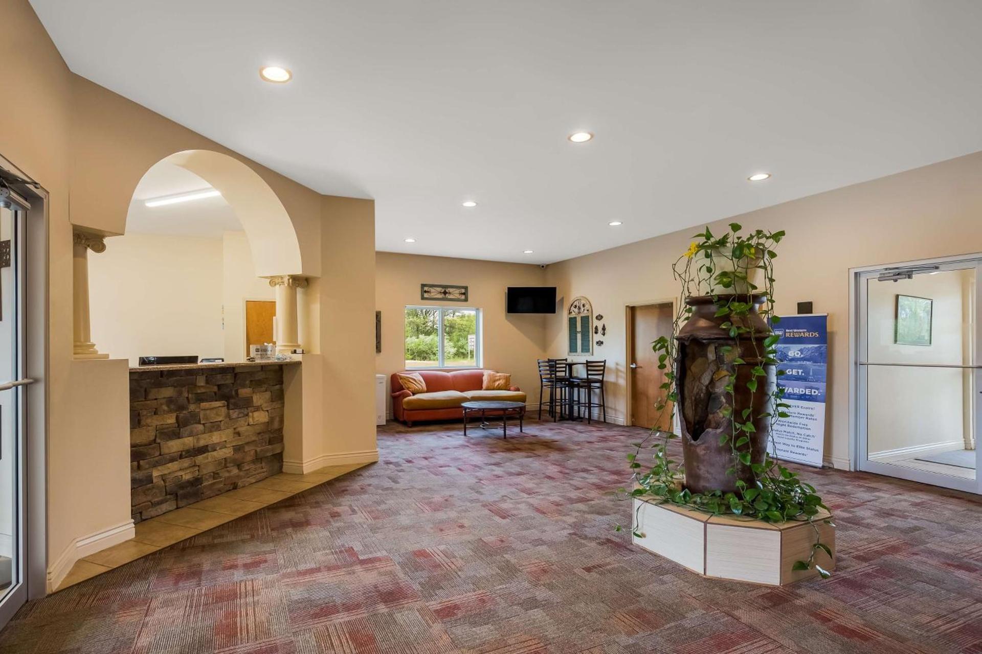 SureStay Hotel by Best Western Whittington Rend Lake photo 2