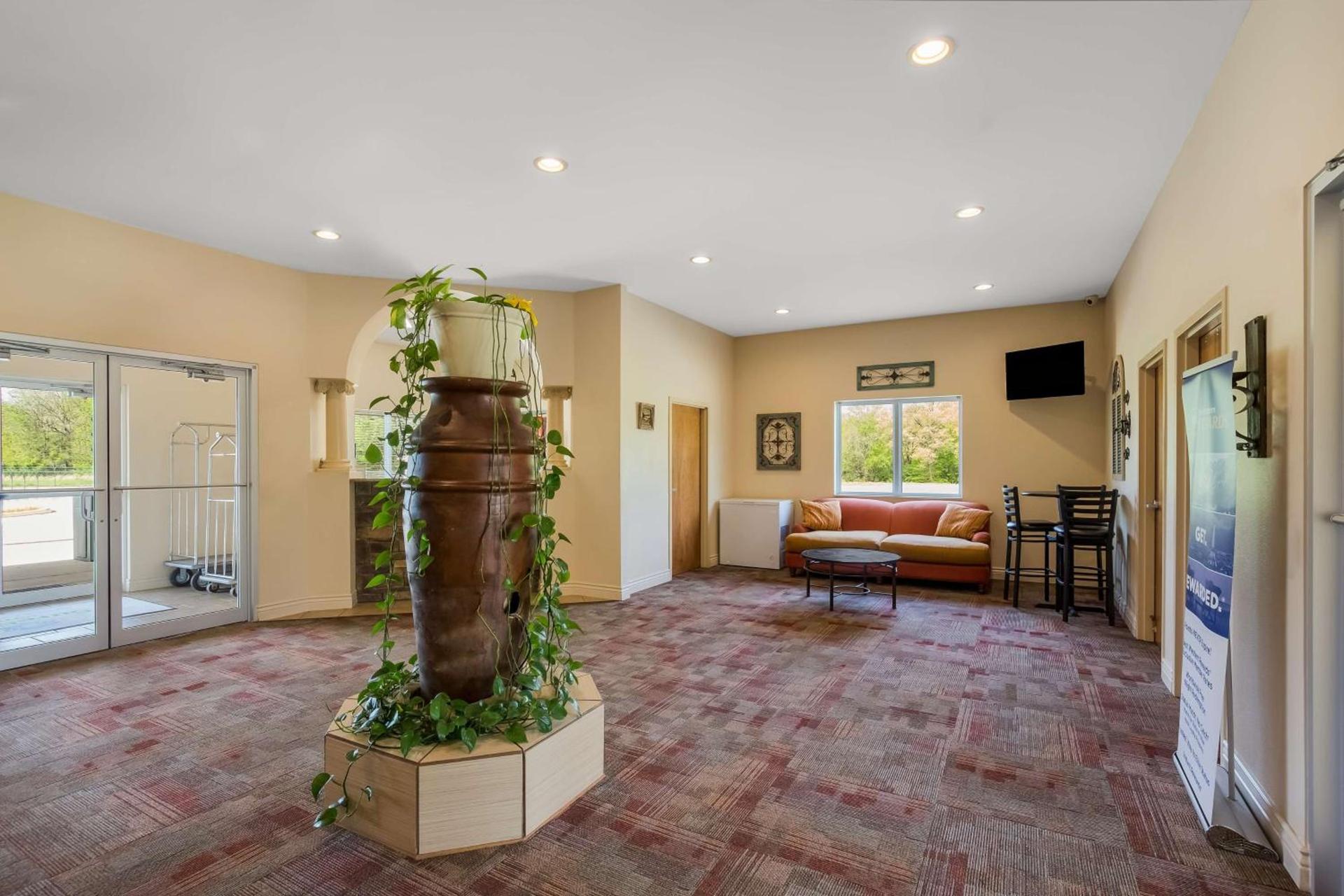 SureStay Hotel by Best Western Whittington Rend Lake photo 12