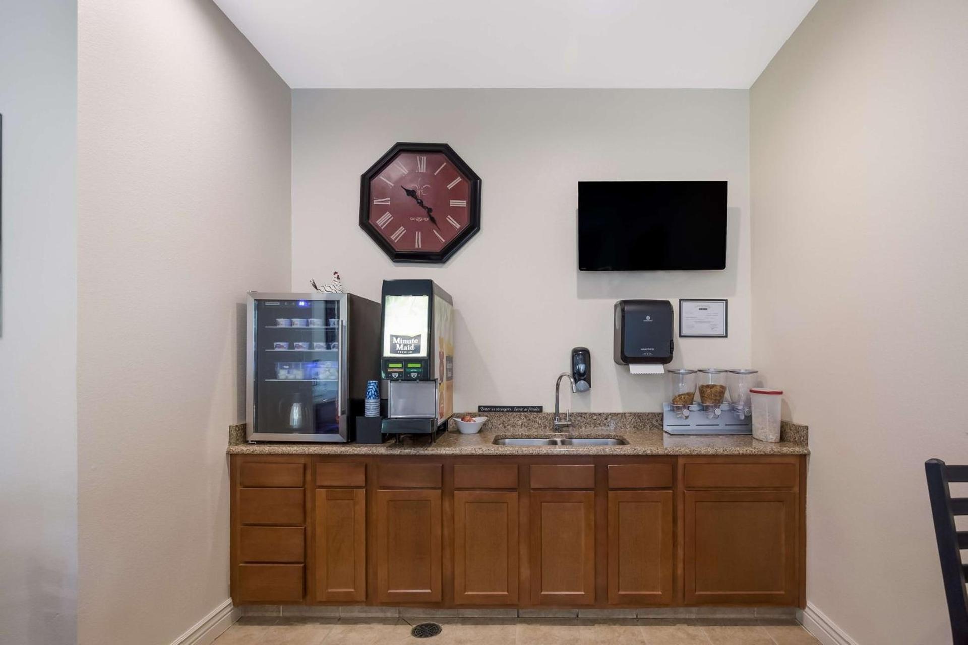 SureStay Hotel by Best Western Whittington Rend Lake photo 10