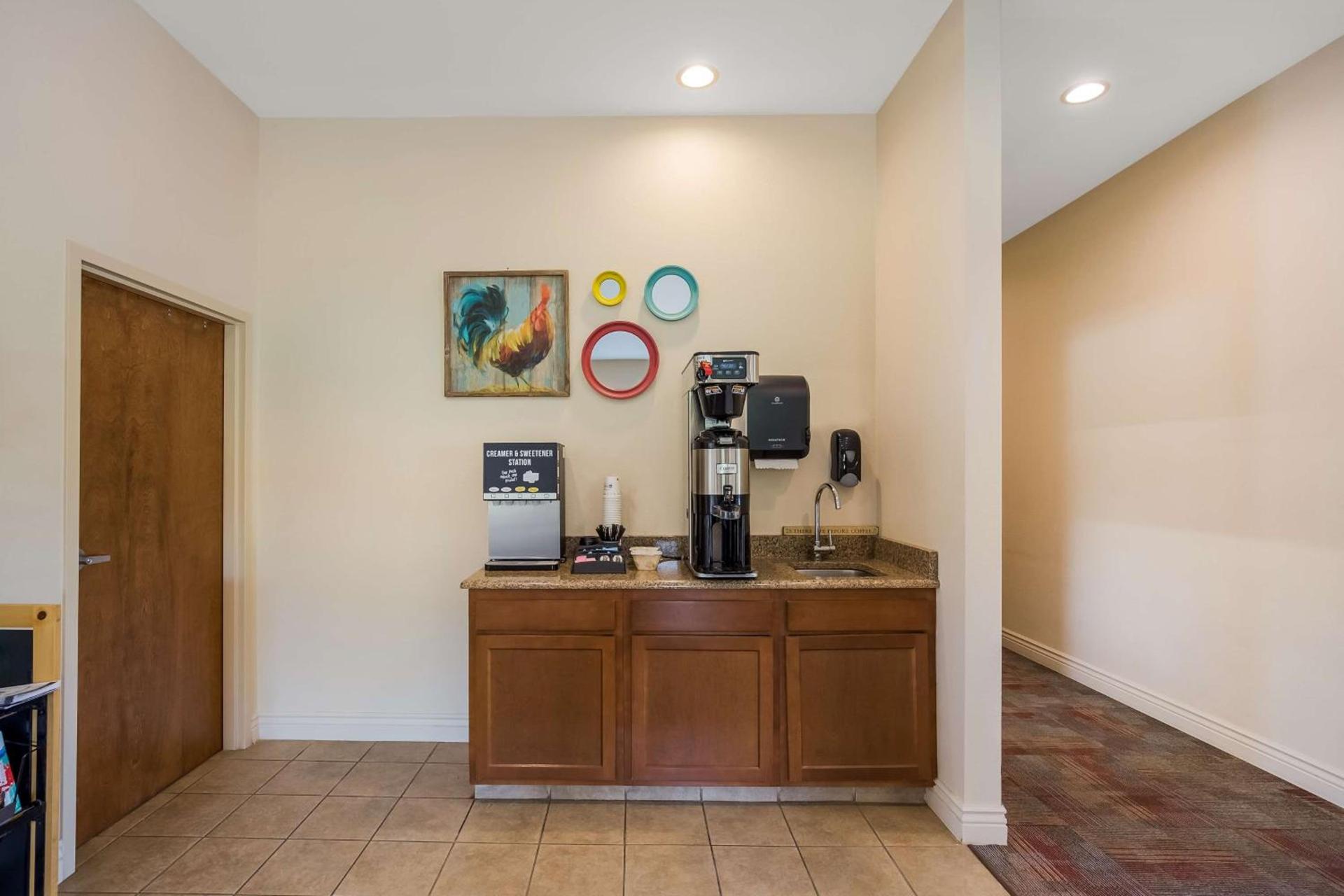 SureStay Hotel by Best Western Whittington Rend Lake photo 9