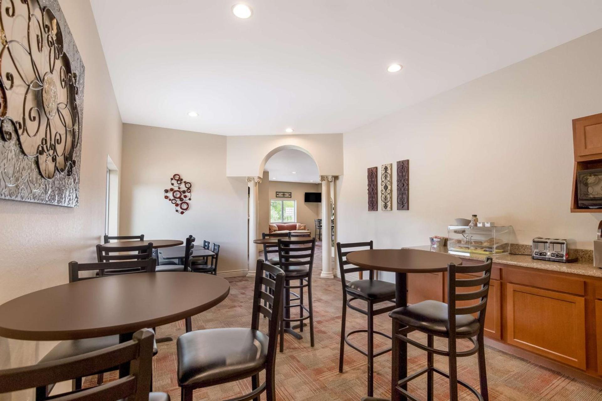 SureStay Hotel by Best Western Whittington Rend Lake photo 5