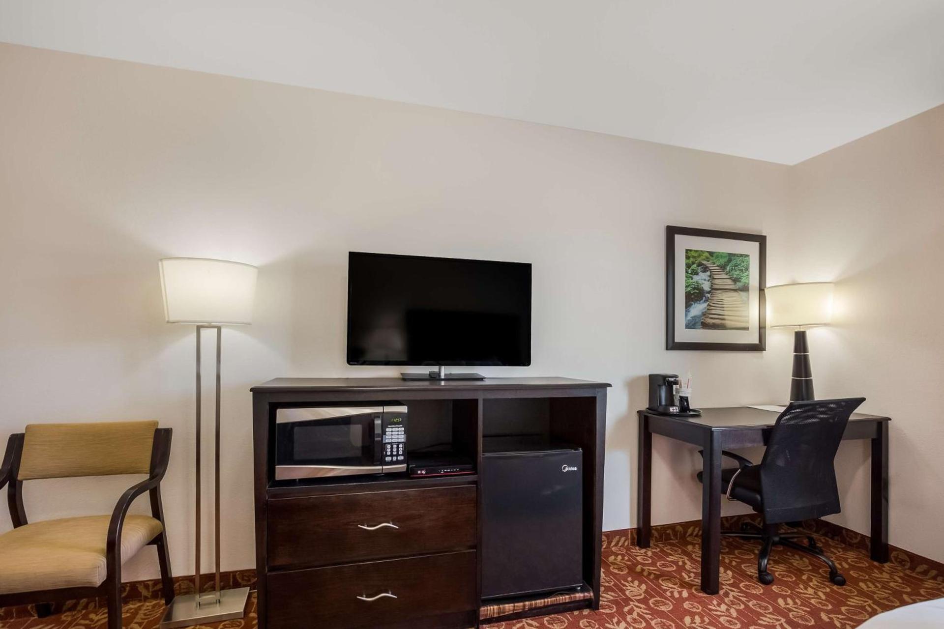 SureStay Hotel by Best Western Whittington Rend Lake photo 18
