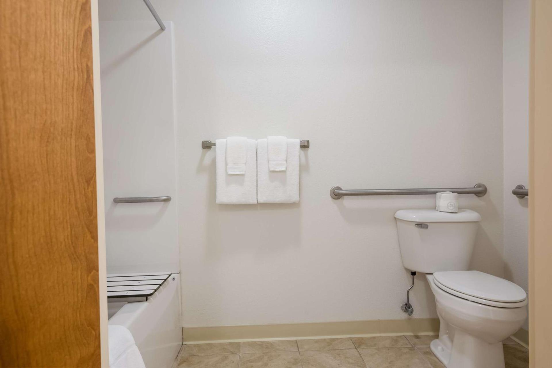 SureStay Hotel by Best Western Whittington Rend Lake photo 26