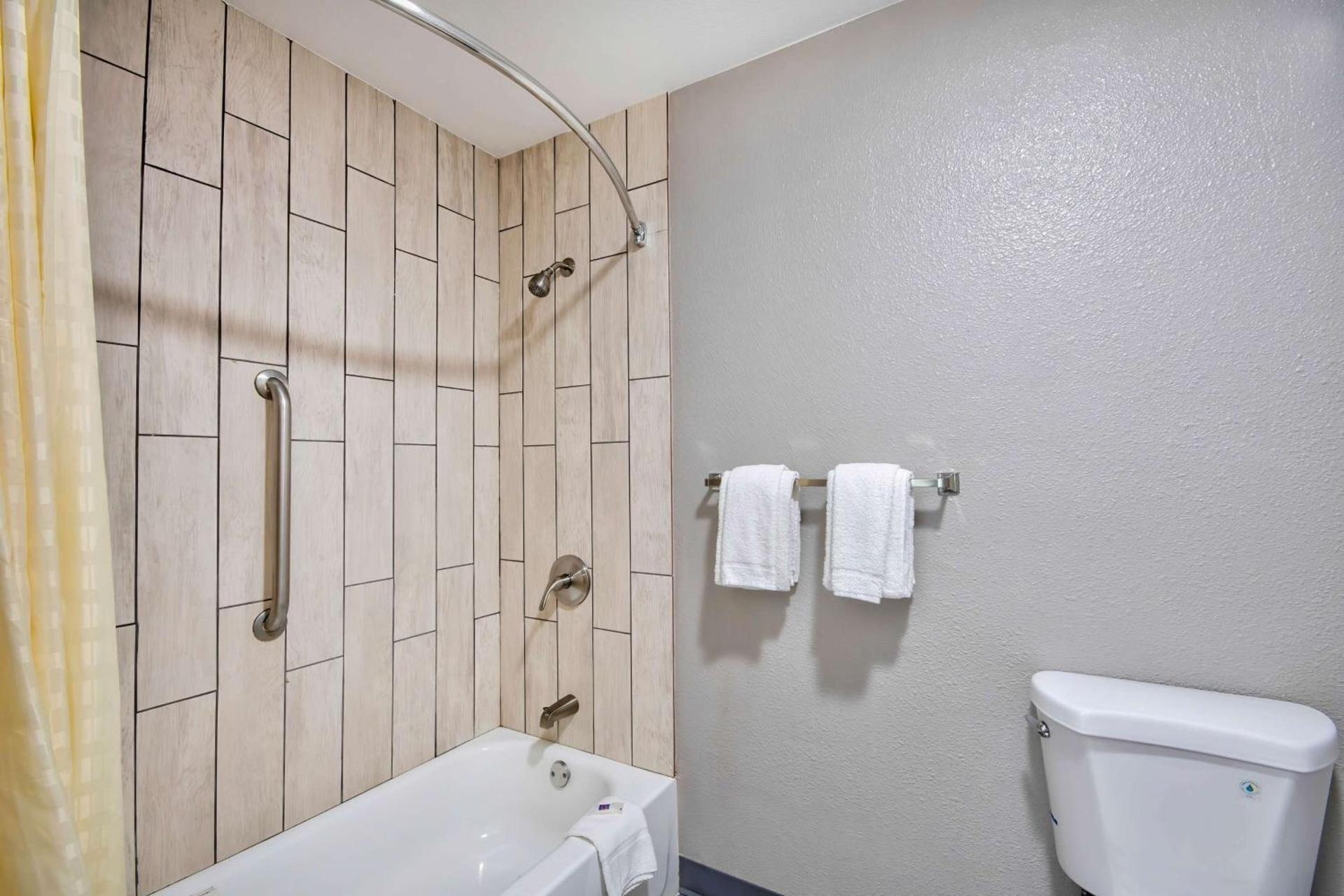 Motel 6 Texarkana, TX photo 15