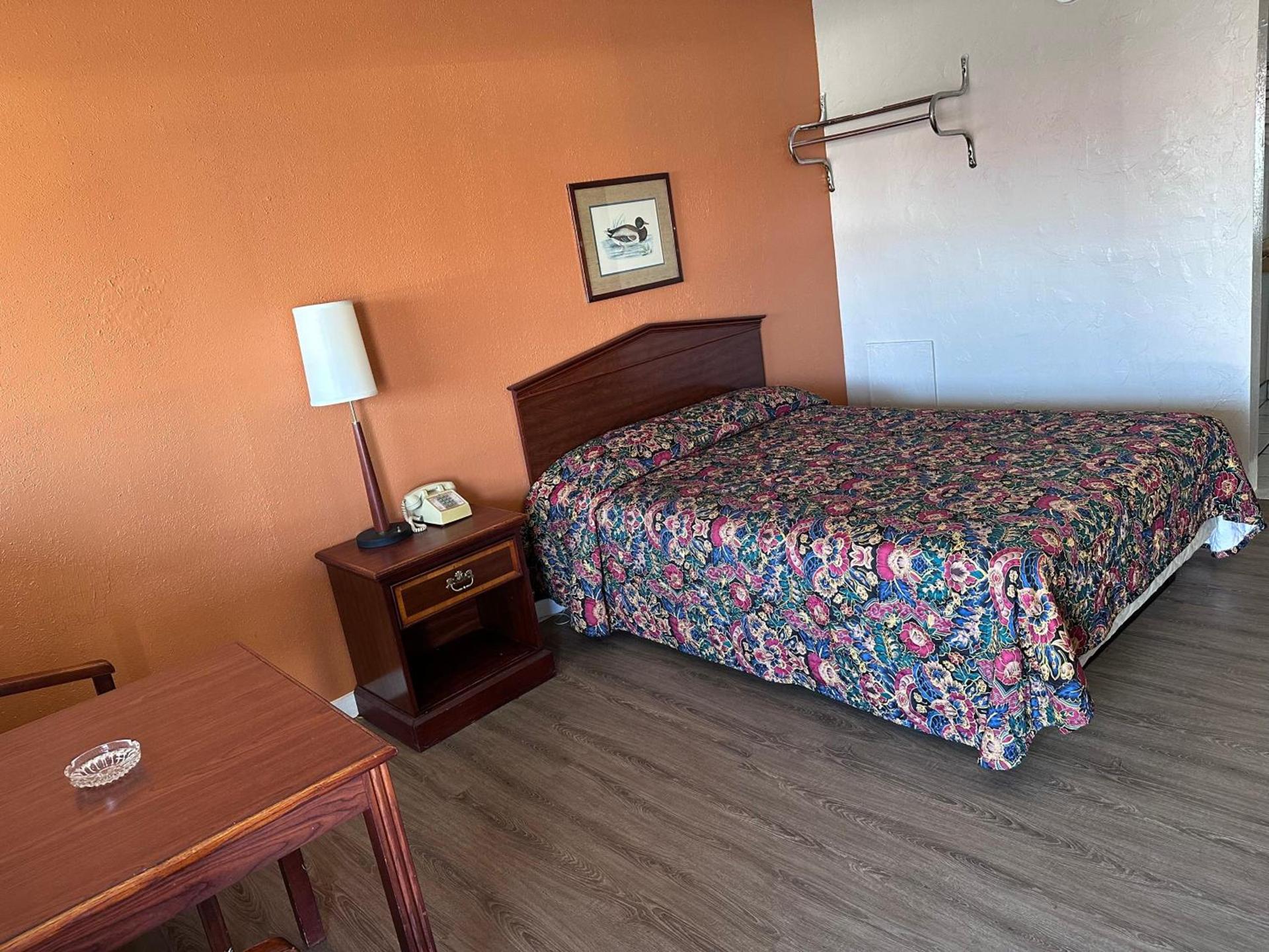 CRYSTAL MOTEL photo 10