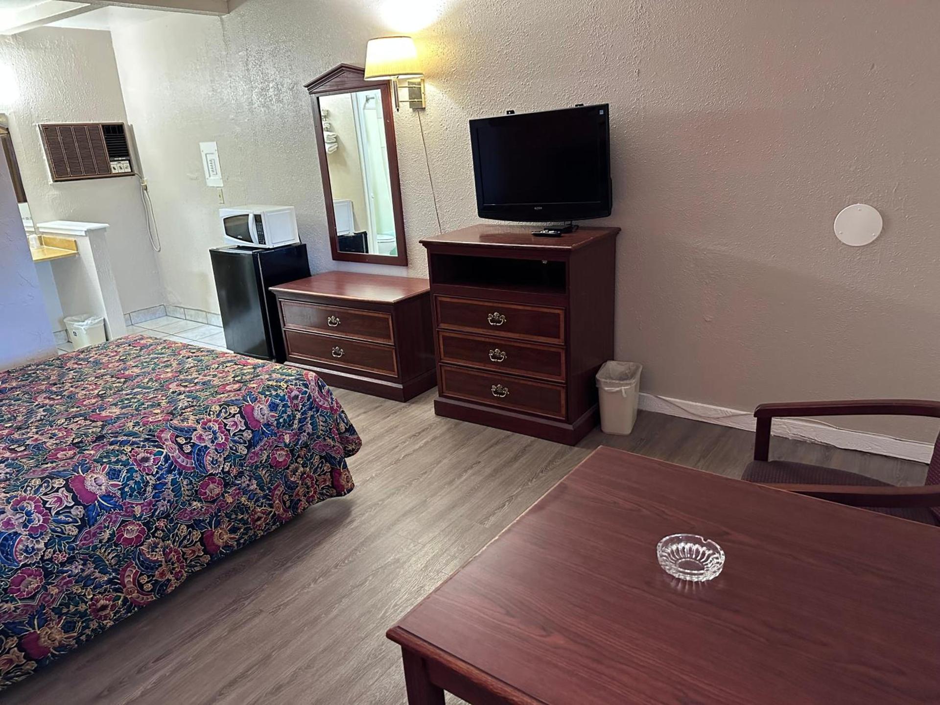 CRYSTAL MOTEL photo 11