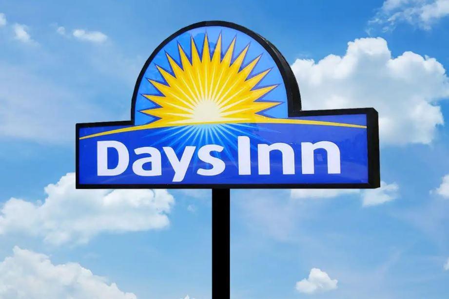 Days Inn by Wyndham Salisbury, NC photo 9