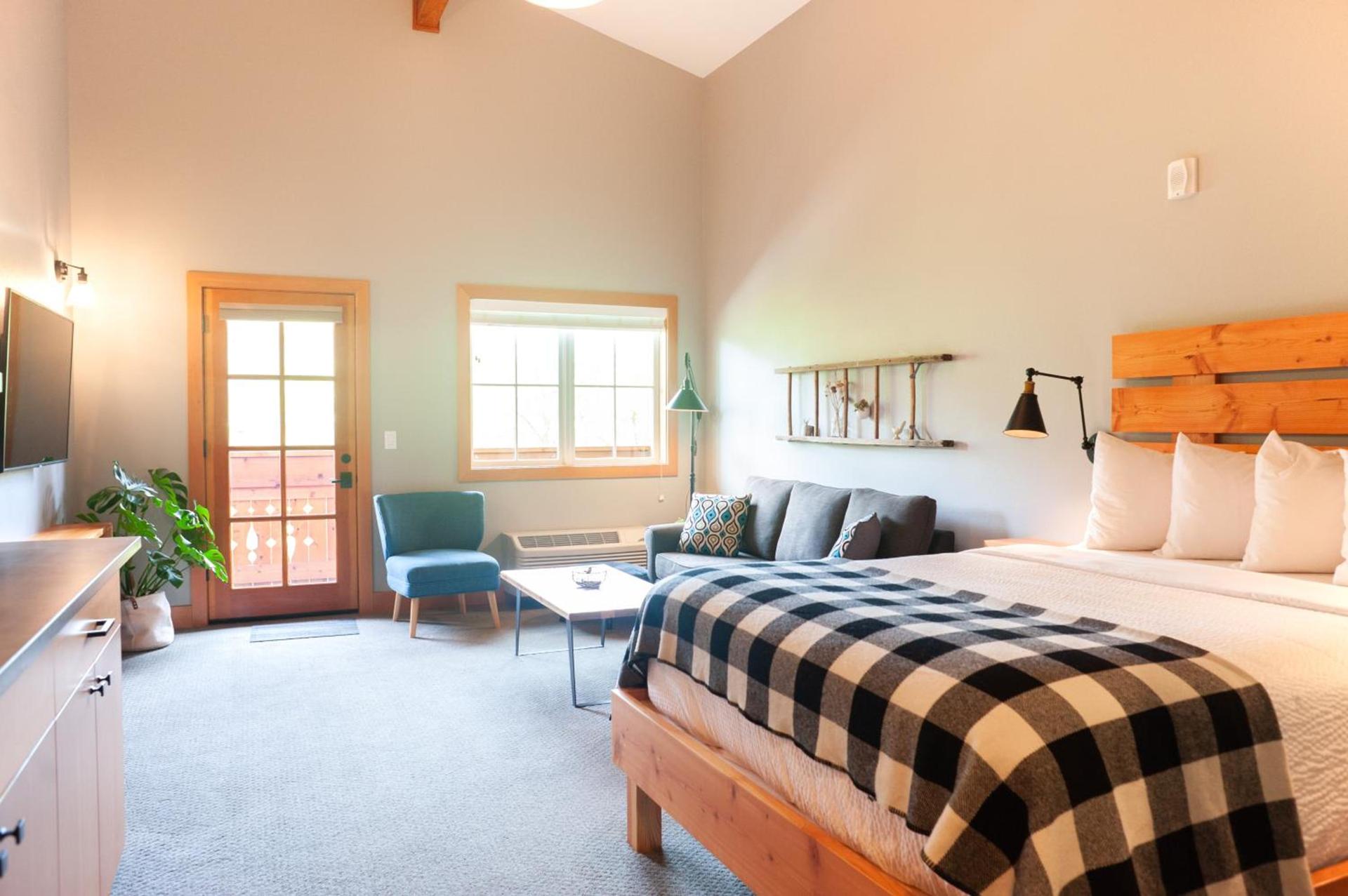 The Suites on Main photo 3