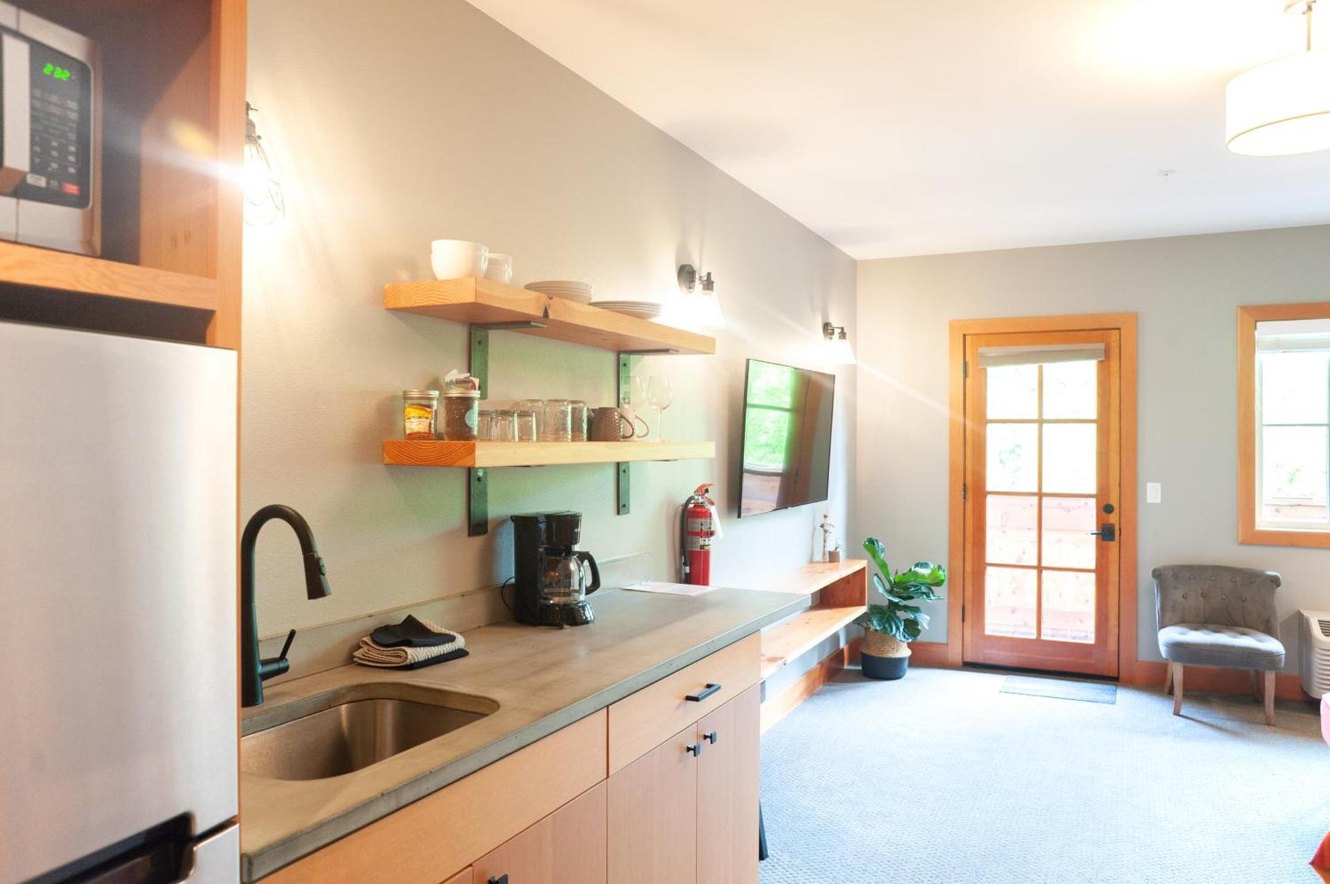 The Suites on Main photo 27