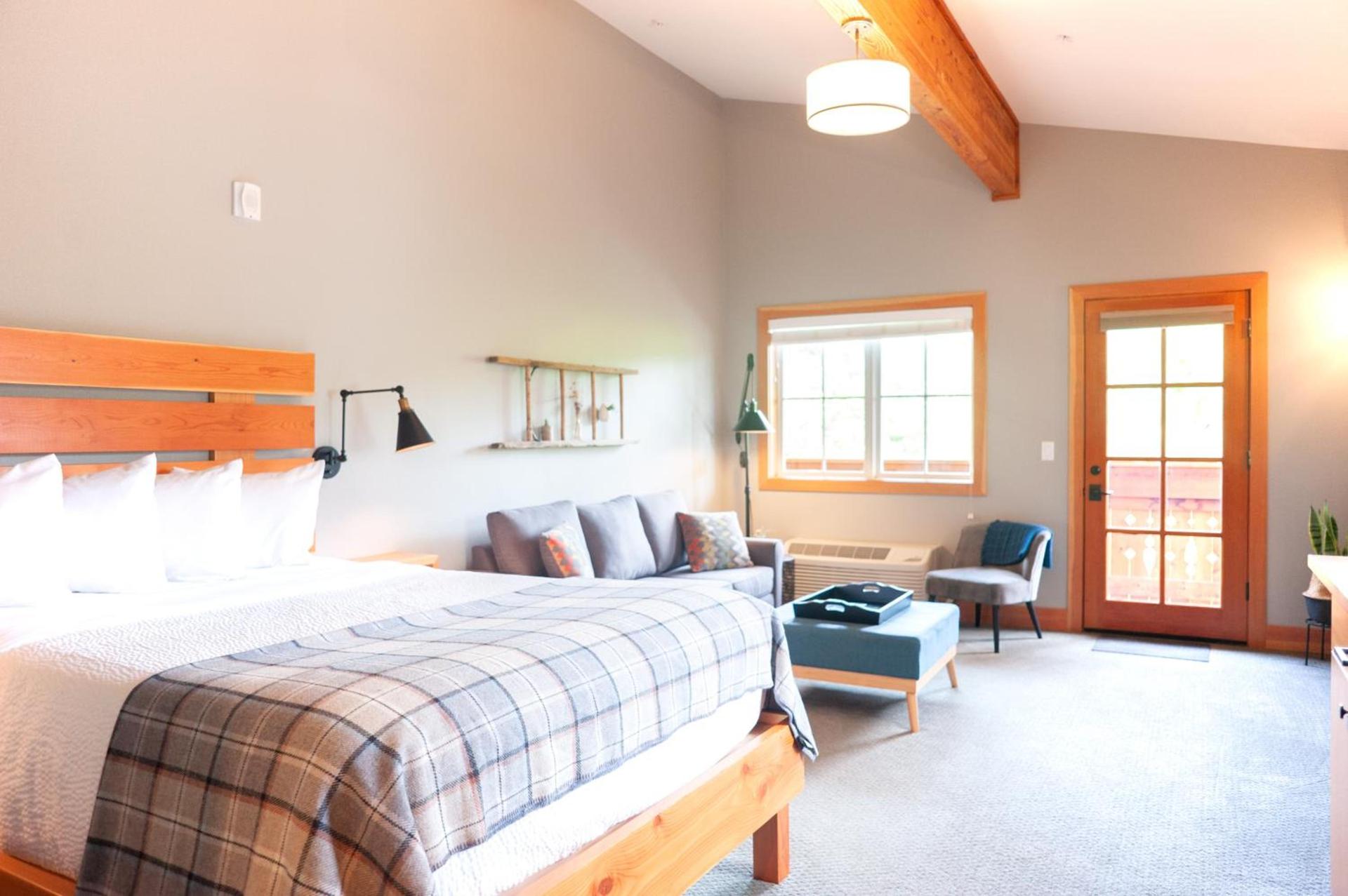 The Suites on Main photo 4