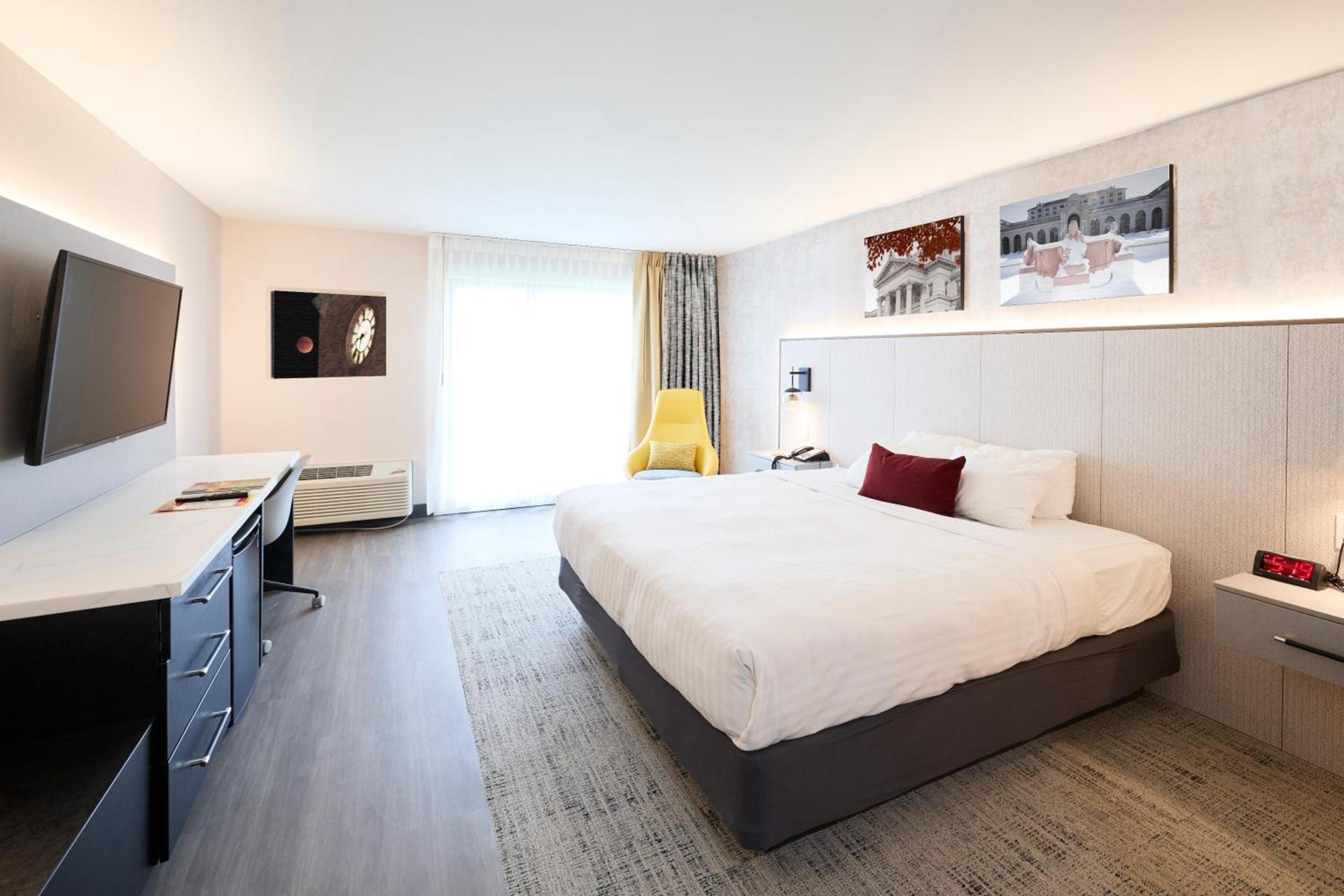 Gateway Hotel and Conference Center photo 2