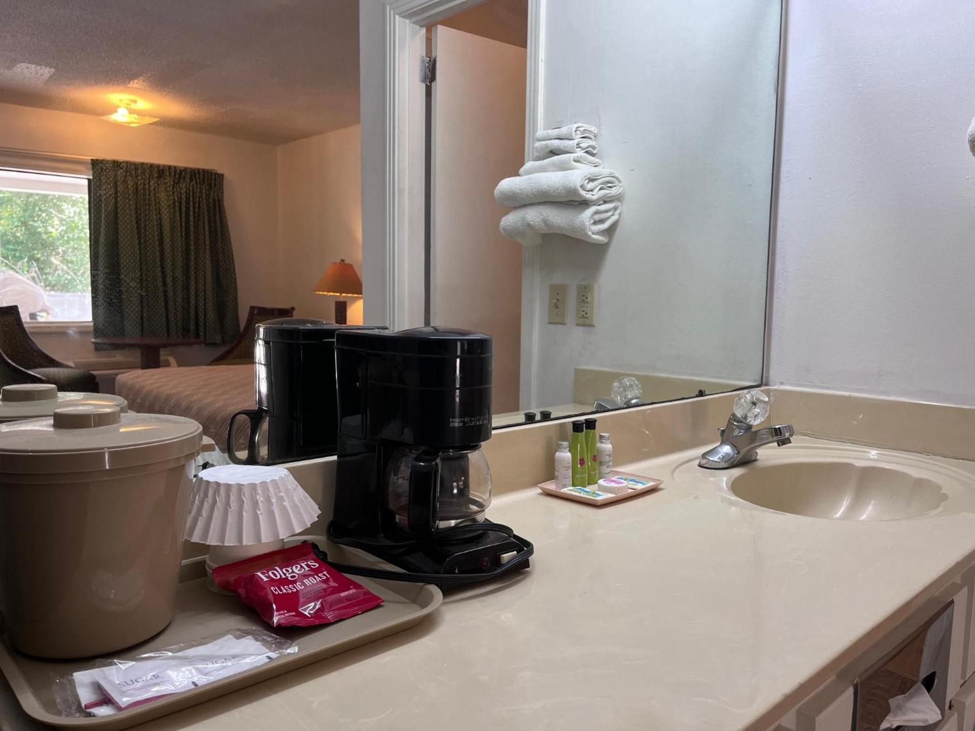 WINDTREE INN photo 3