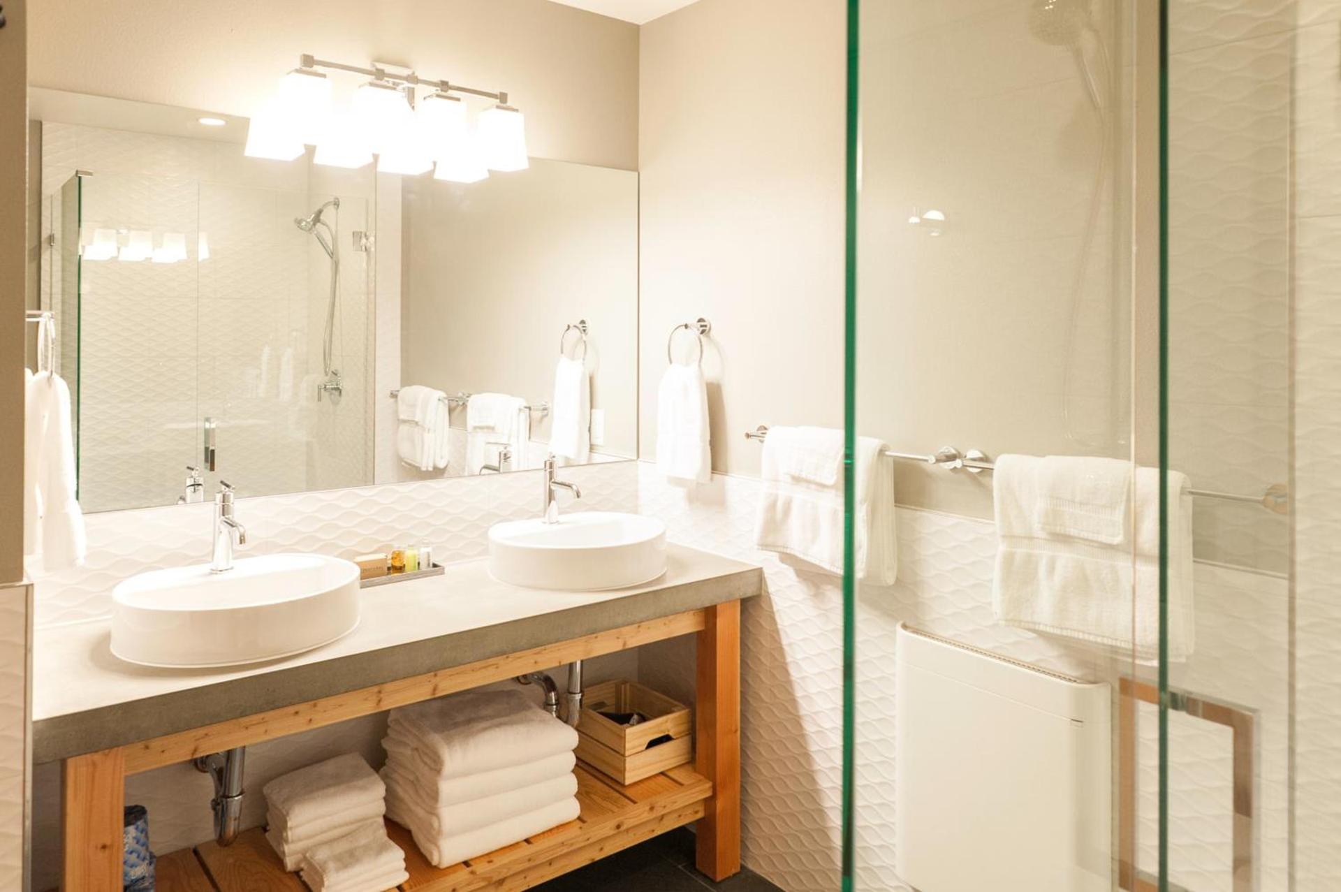 The Suites on Main photo 41