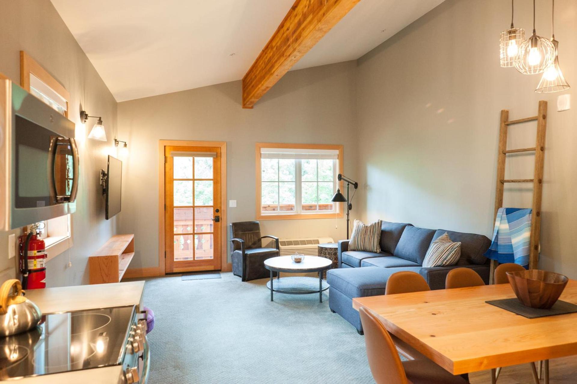 The Suites on Main photo 9
