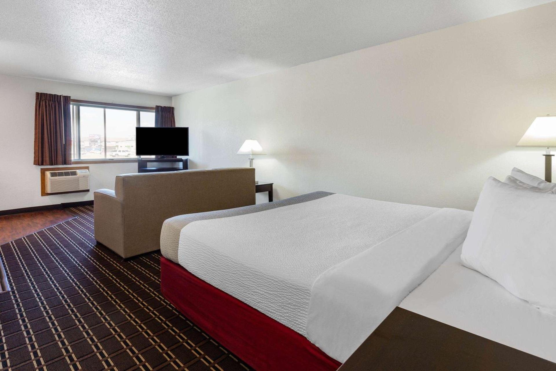 Super 8 by Wyndham La Crosse photo 26