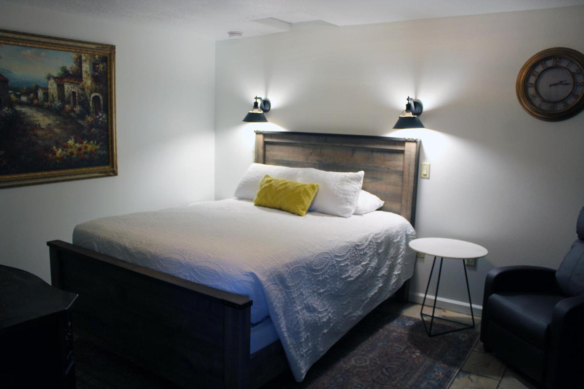 Silverton Inn & Suites photo 35