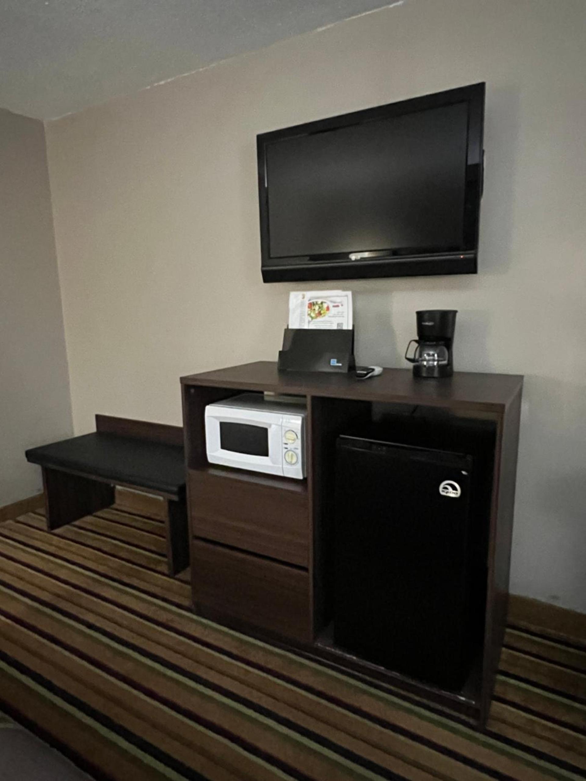 Super 8 by Wyndham Norcross/I-85 Atlanta photo 7