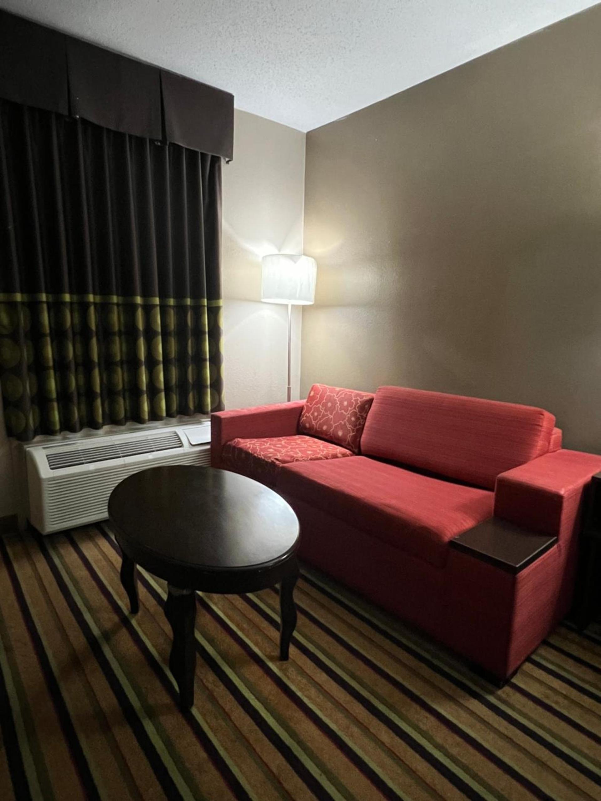 Super 8 by Wyndham Norcross/I-85 Atlanta photo 8