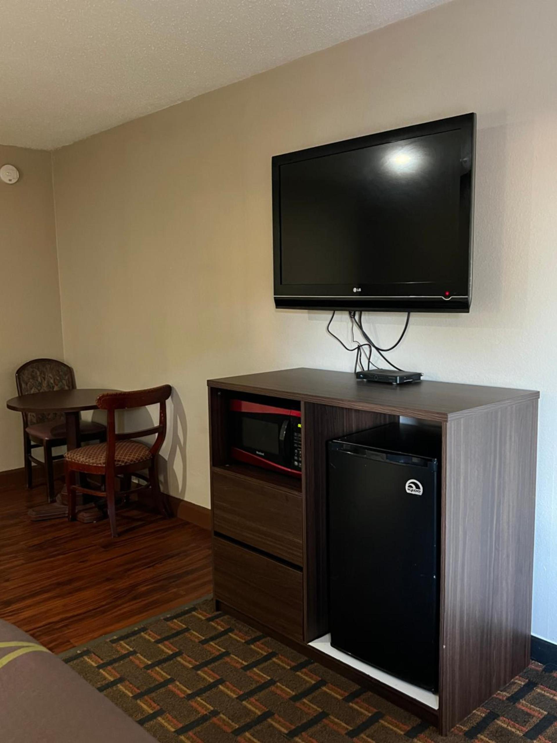 Super 8 by Wyndham Norcross/I-85 Atlanta photo 12