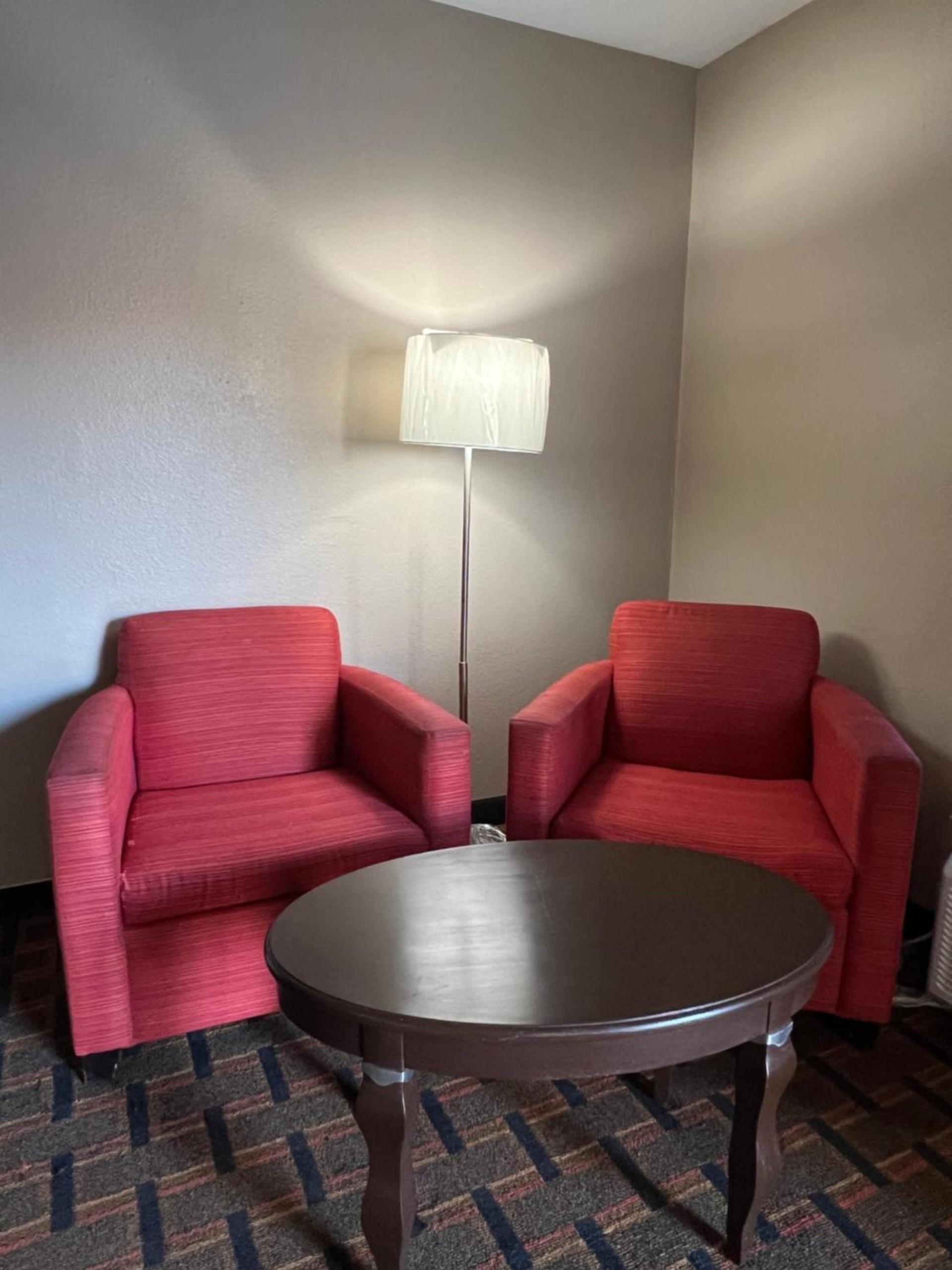 Super 8 by Wyndham Norcross/I-85 Atlanta photo 13