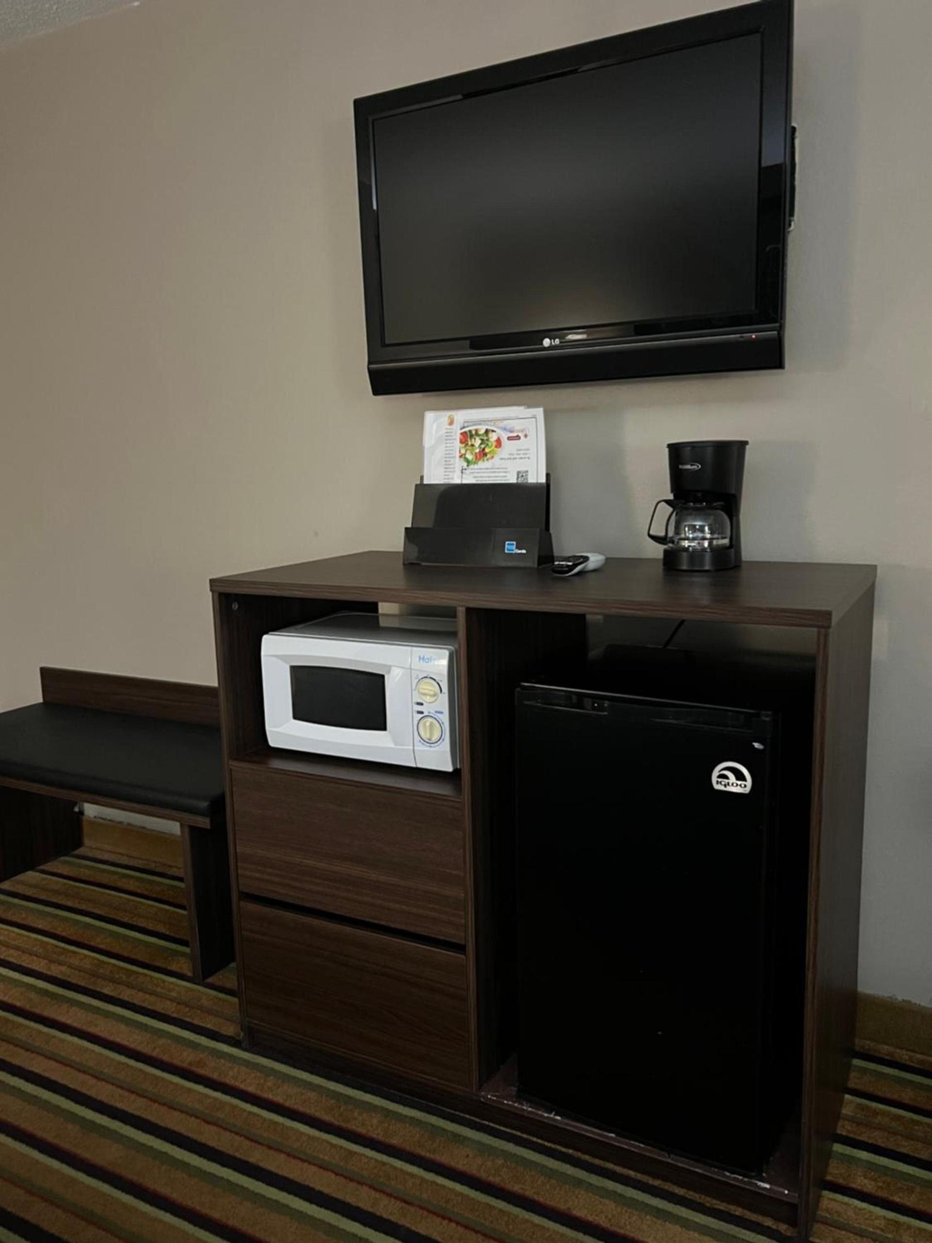 Super 8 by Wyndham Norcross/I-85 Atlanta photo 14