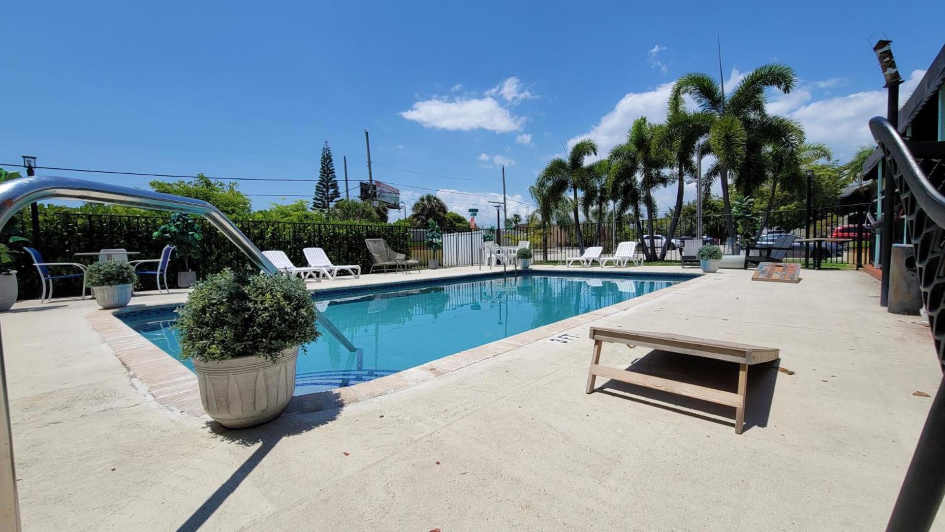 Sunny Palms Inn photo 2