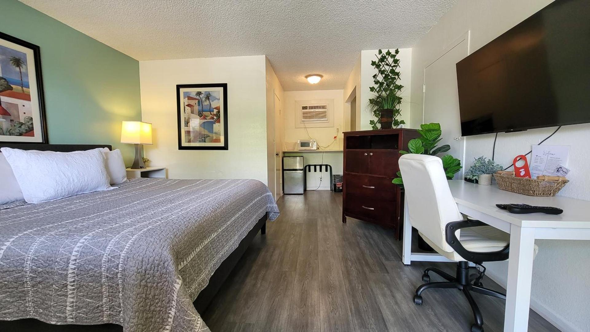 Sunny Palms Inn photo 14