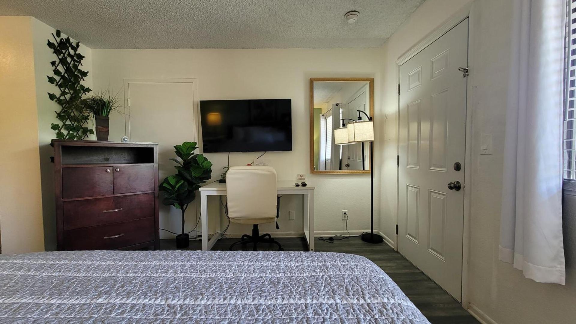 Sunny Palms Inn photo 20
