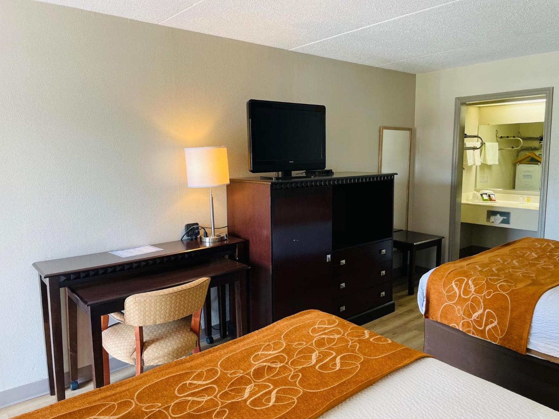 Days Inn by Wyndham Harriman photo 46