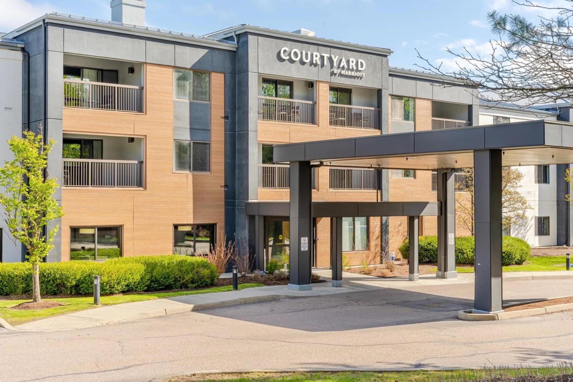 Courtyard Burlington Williston photo 2