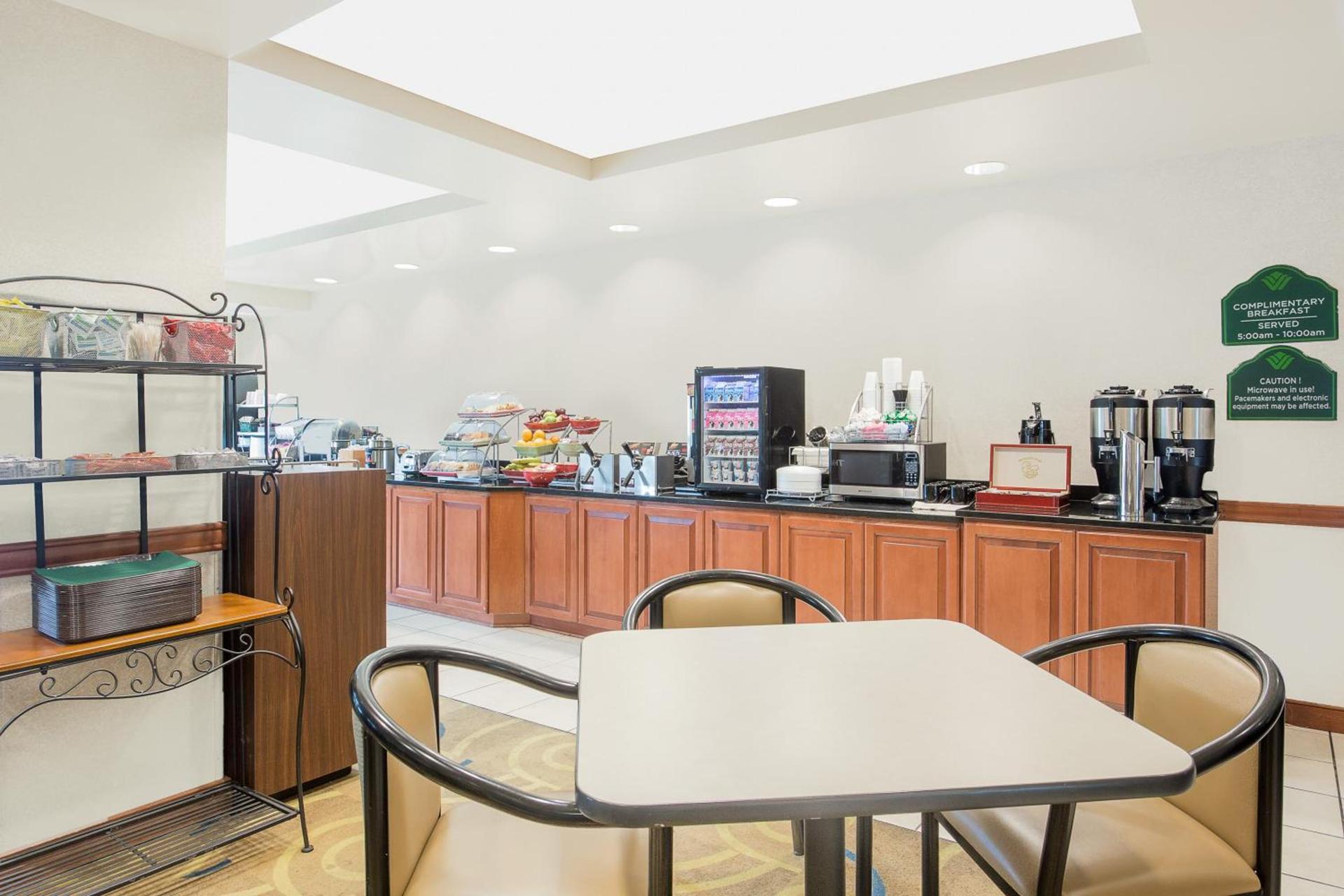 Wingate by Wyndham Green Bay photo 15