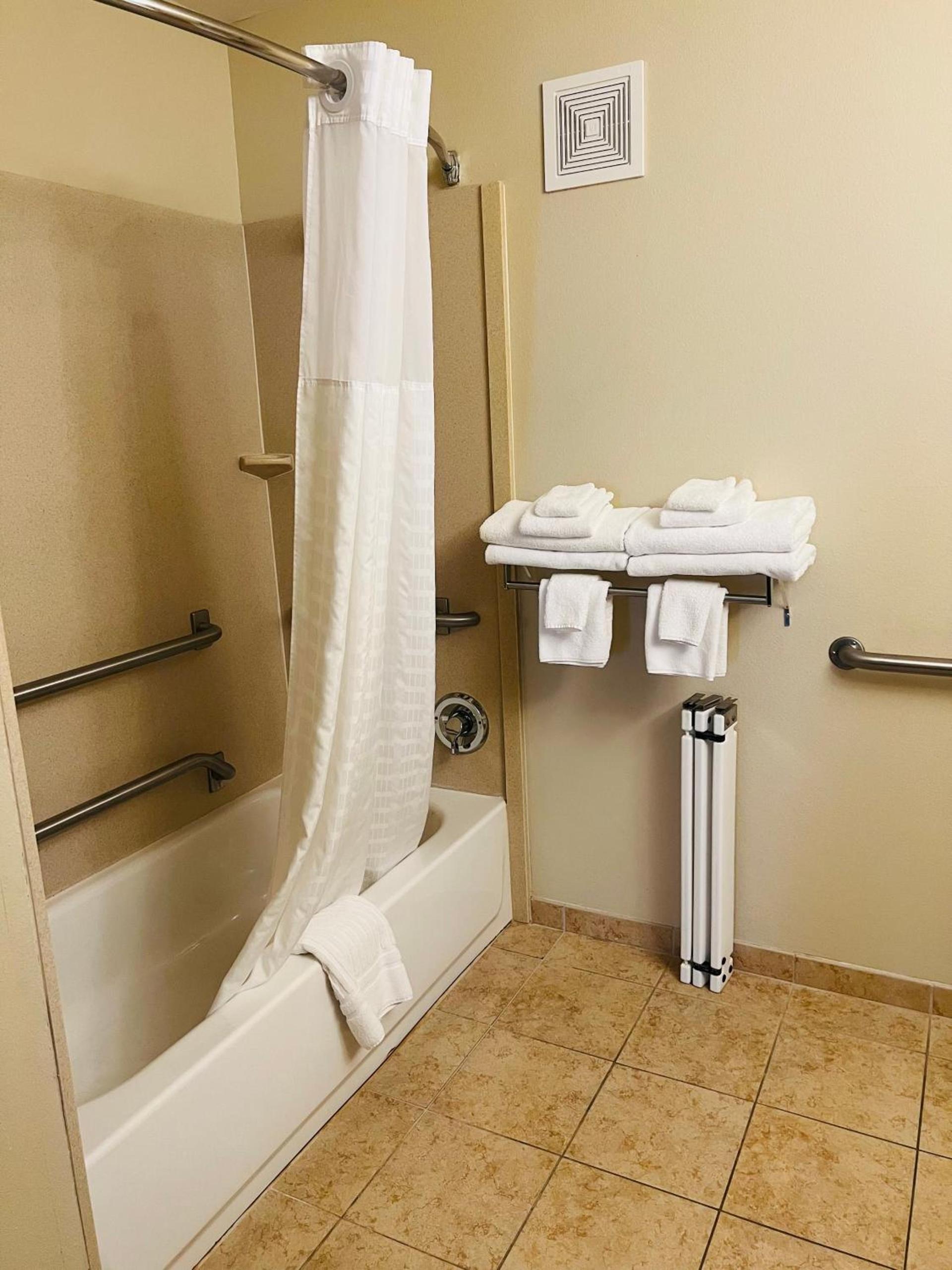 Comfort Inn Colville photo 74