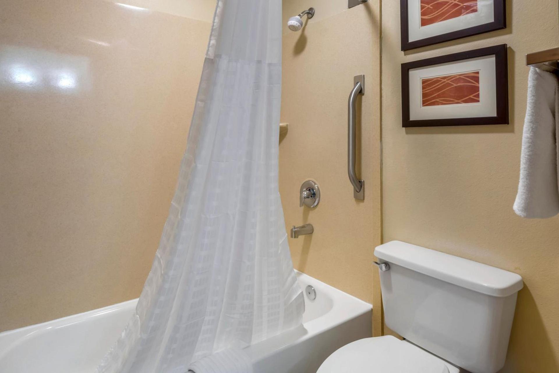 Comfort Inn Colville photo 76