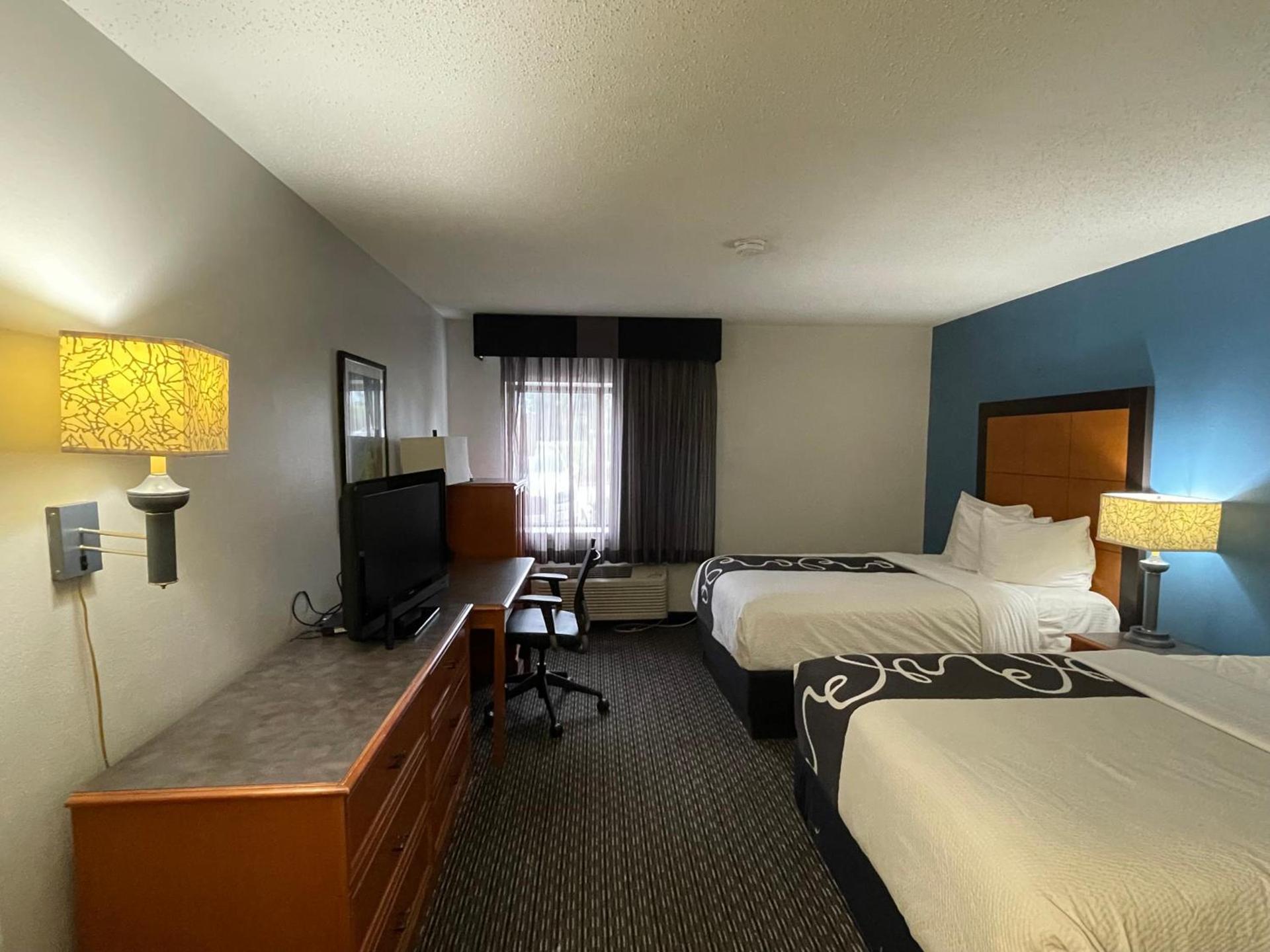 La Quinta by Wyndham Baton Rouge Siegen Lane photo 36