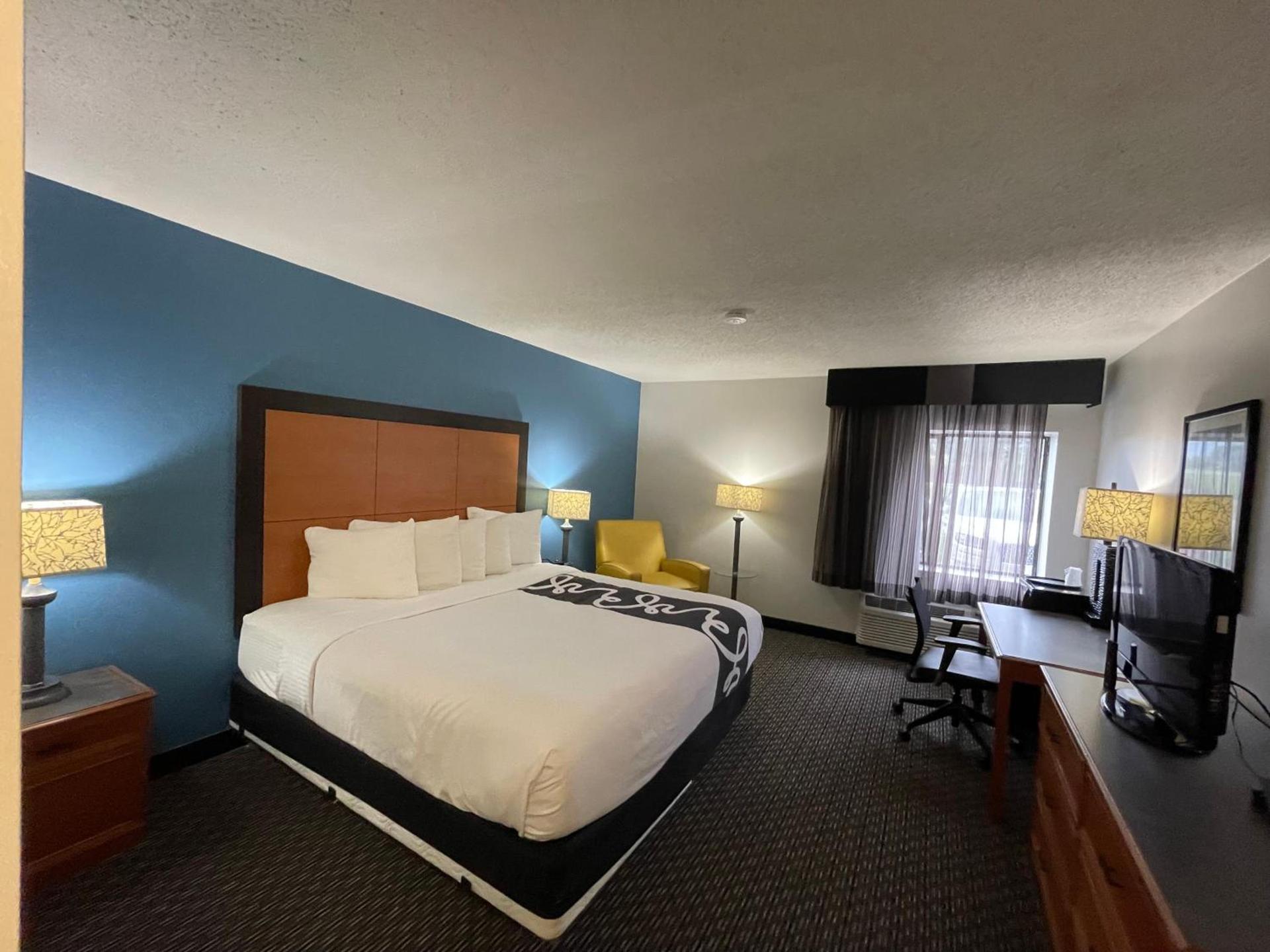 La Quinta by Wyndham Baton Rouge Siegen Lane photo 63
