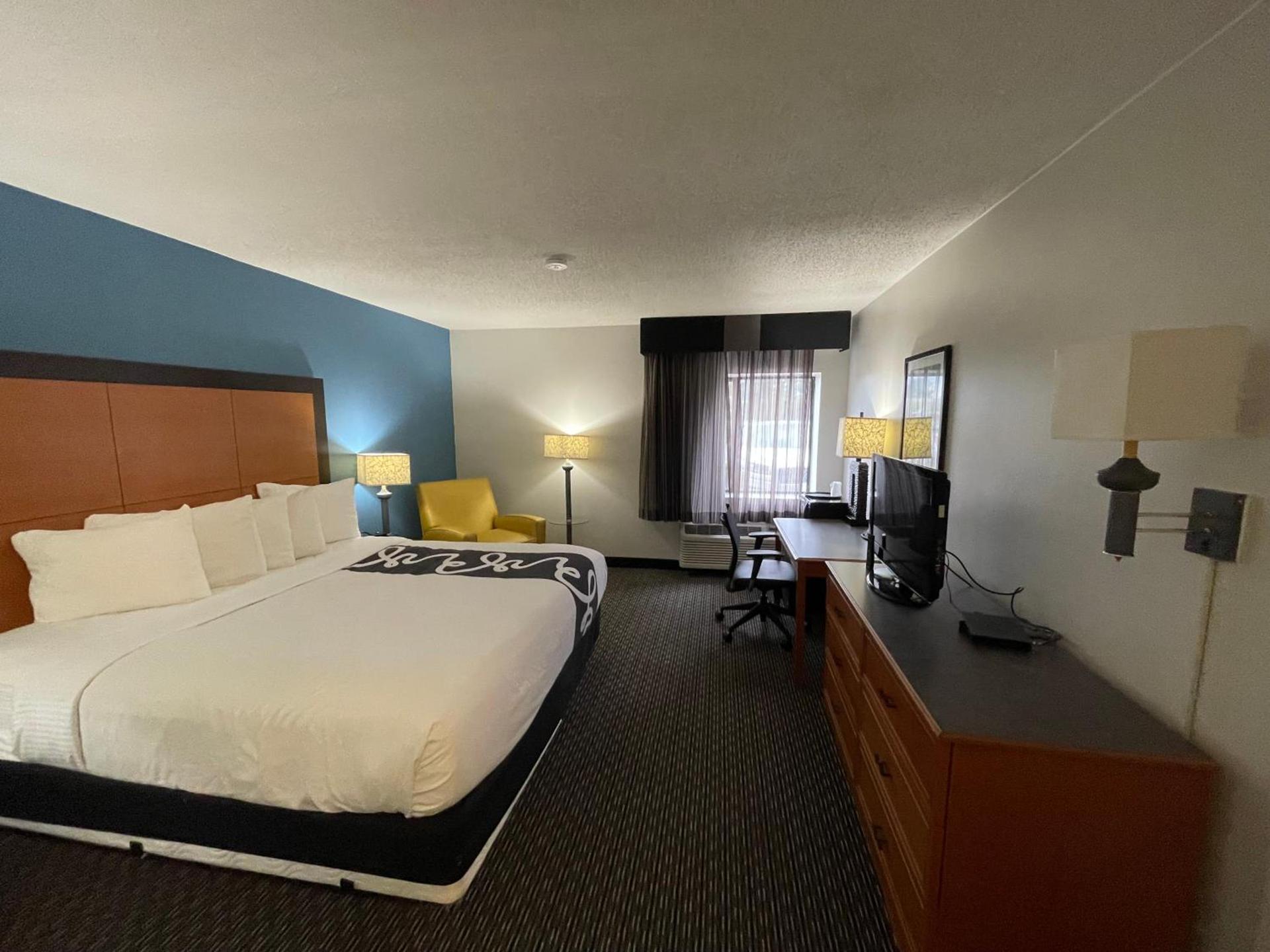 La Quinta by Wyndham Baton Rouge Siegen Lane photo 51