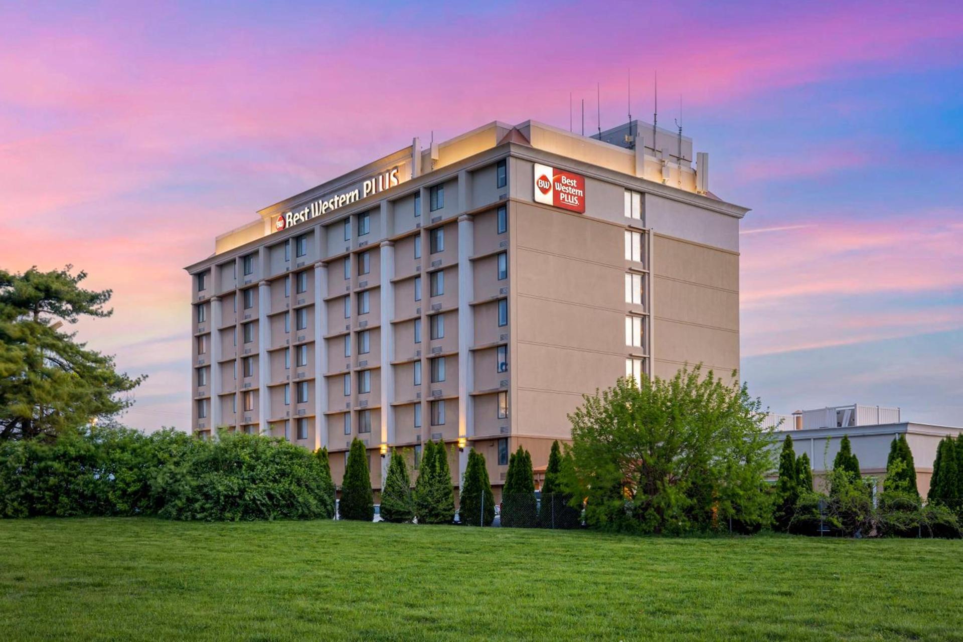 Best Western Plus The Charles Hotel — hotel in St. Charles