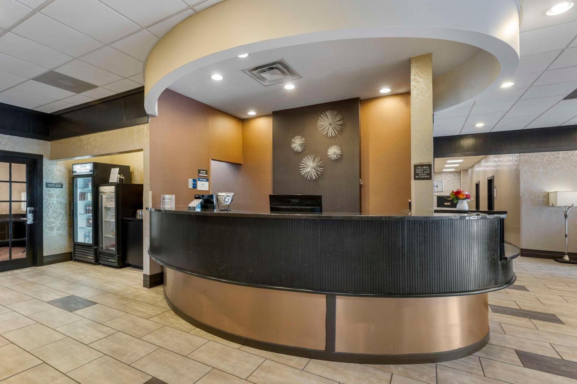 Best Western Plus The Charles Hotel photo 11