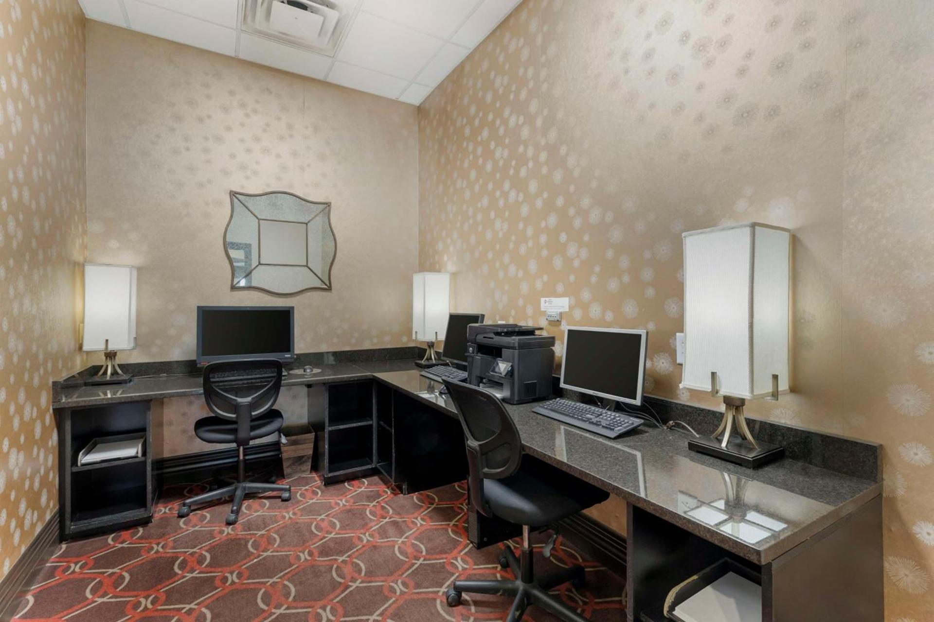 Best Western Plus The Charles Hotel photo 8