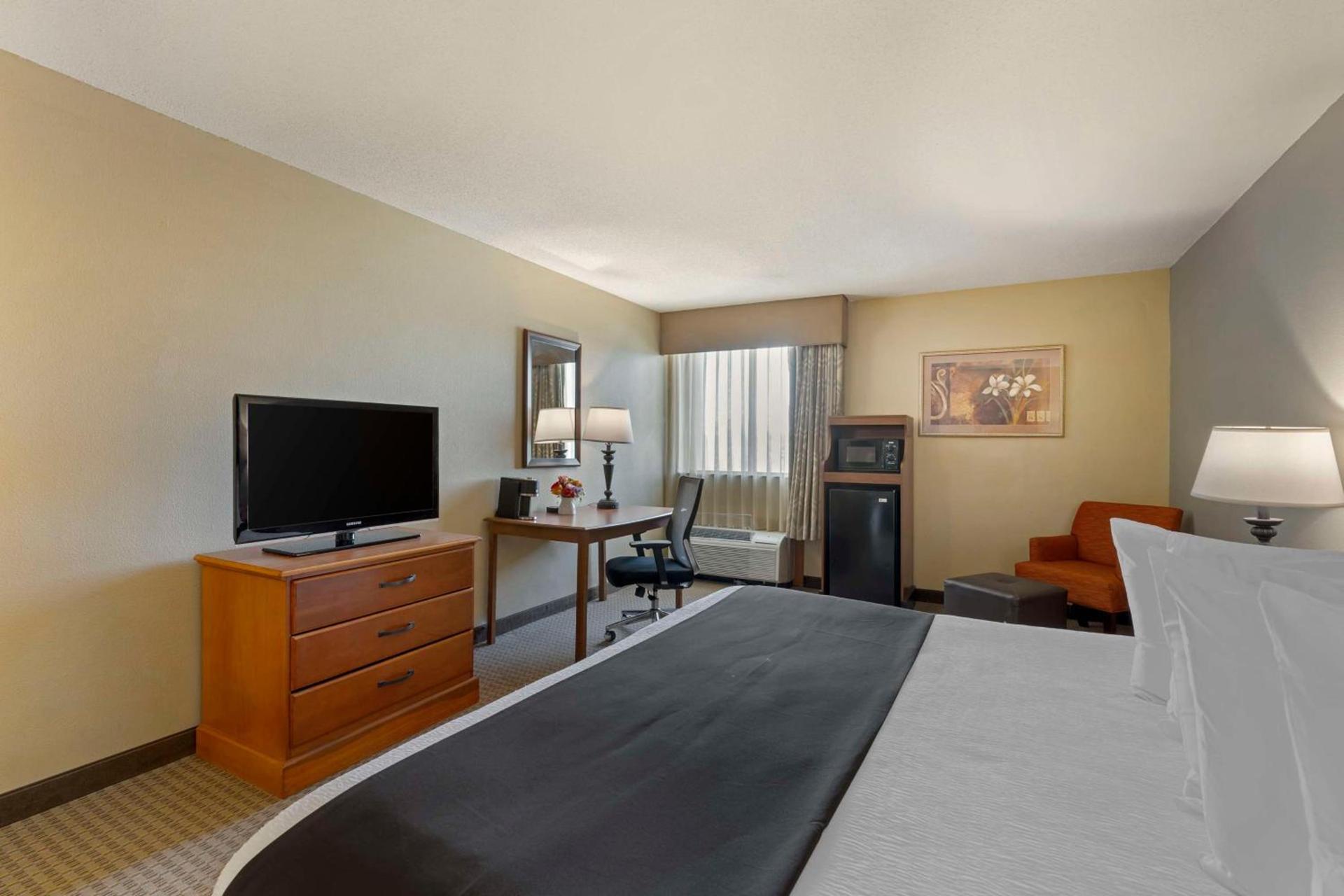 Best Western Plus The Charles Hotel photo 20