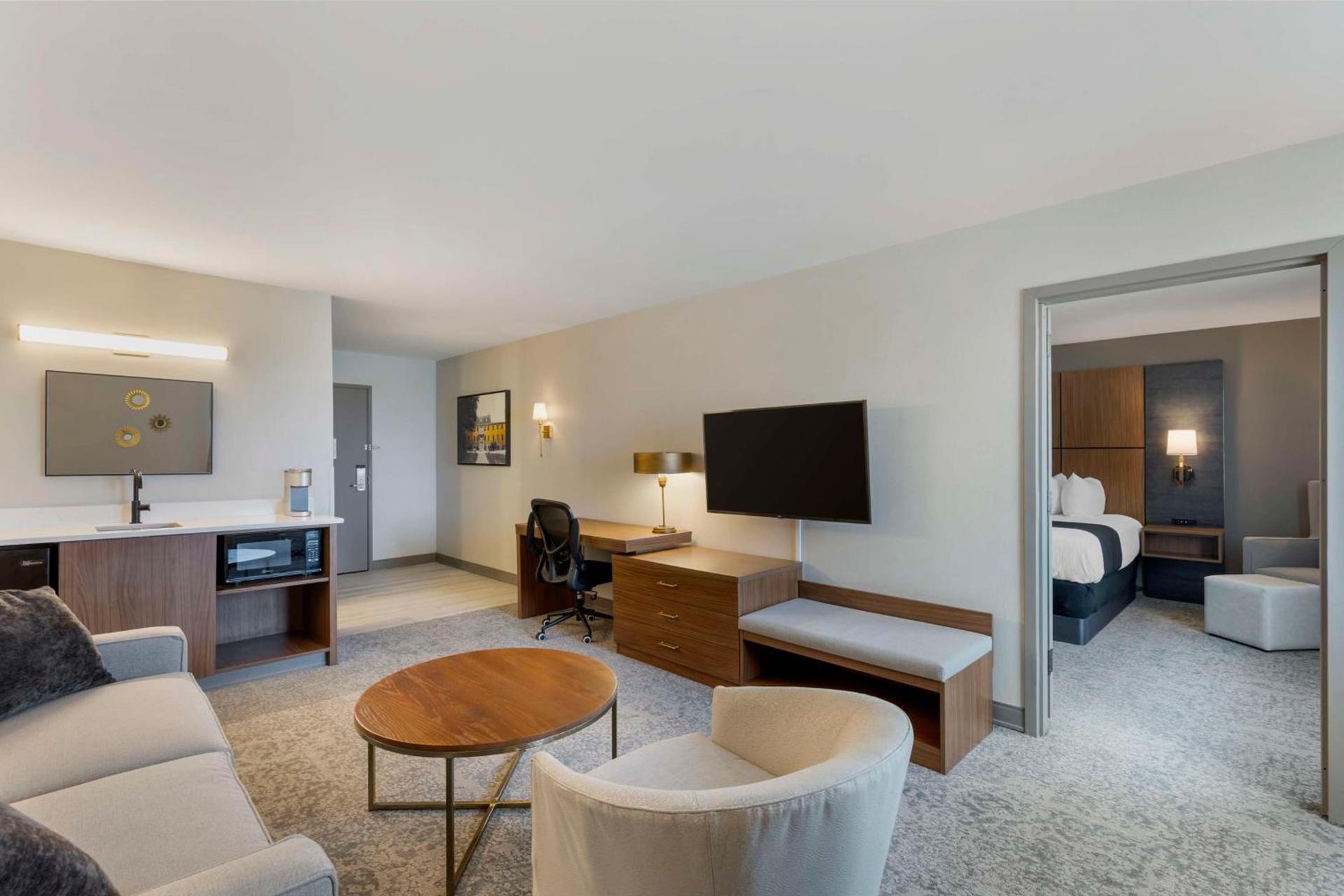 Best Western Plus The Charles Hotel photo 24
