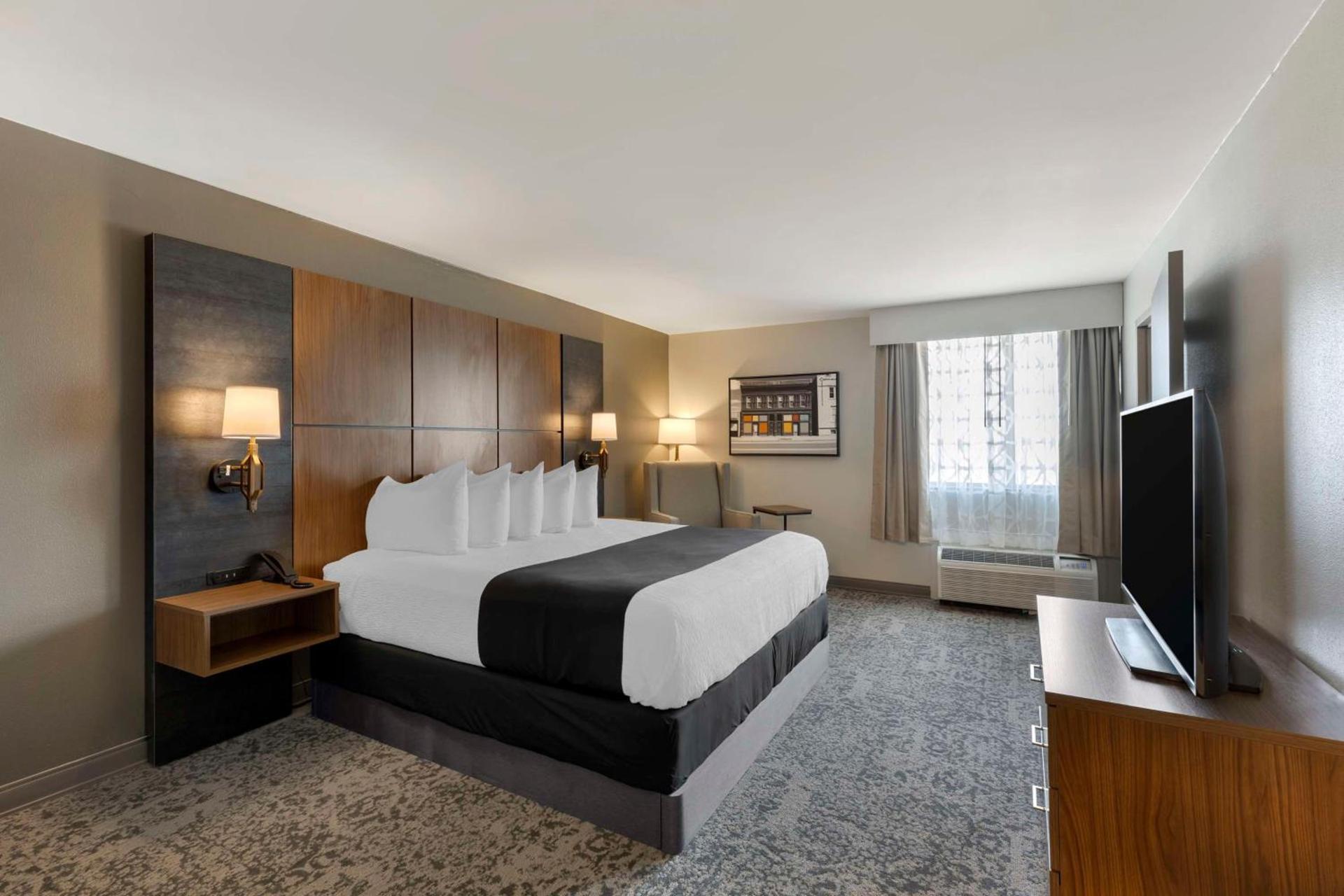 Best Western Plus The Charles Hotel photo 25