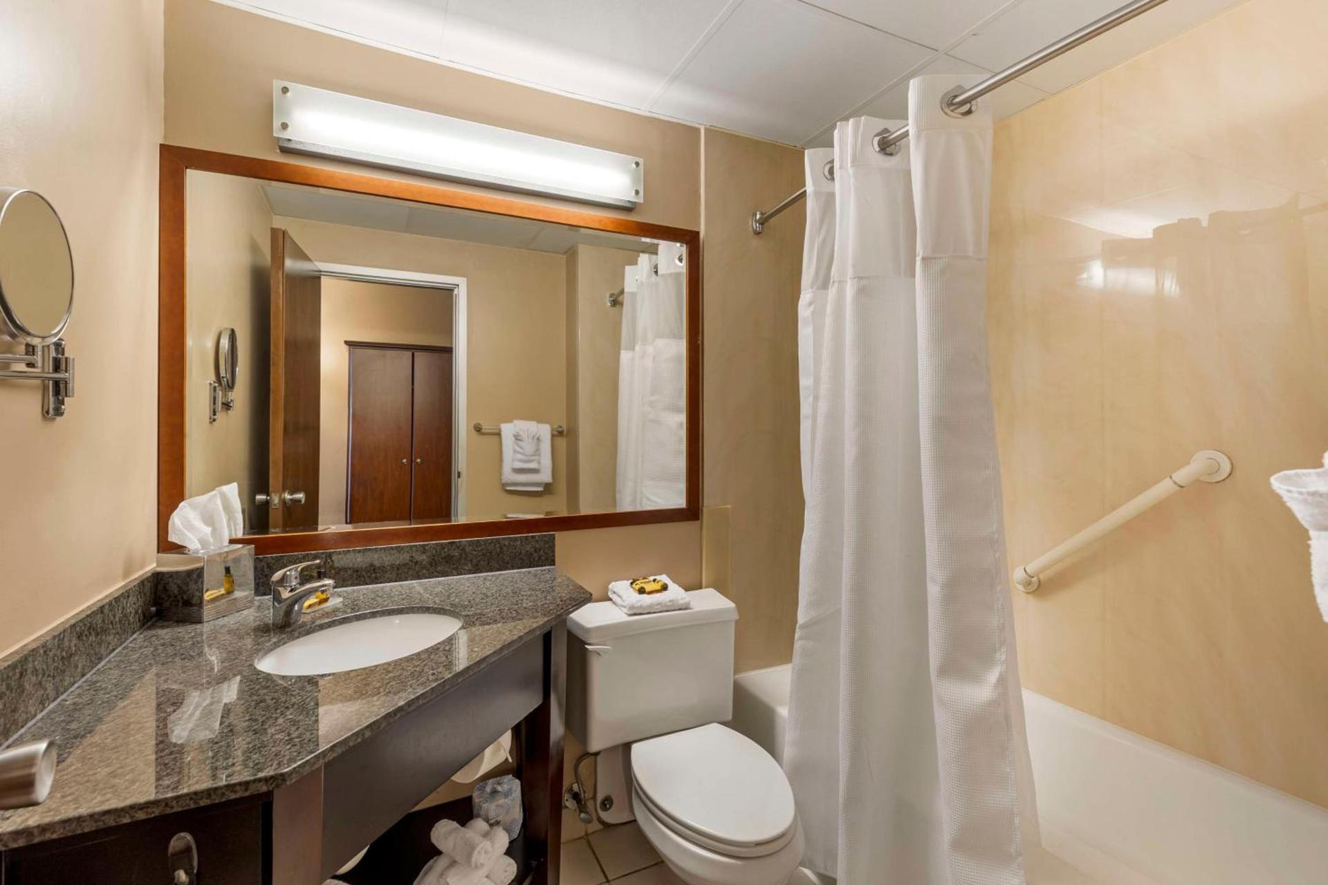 Best Western Plus The Charles Hotel photo 22