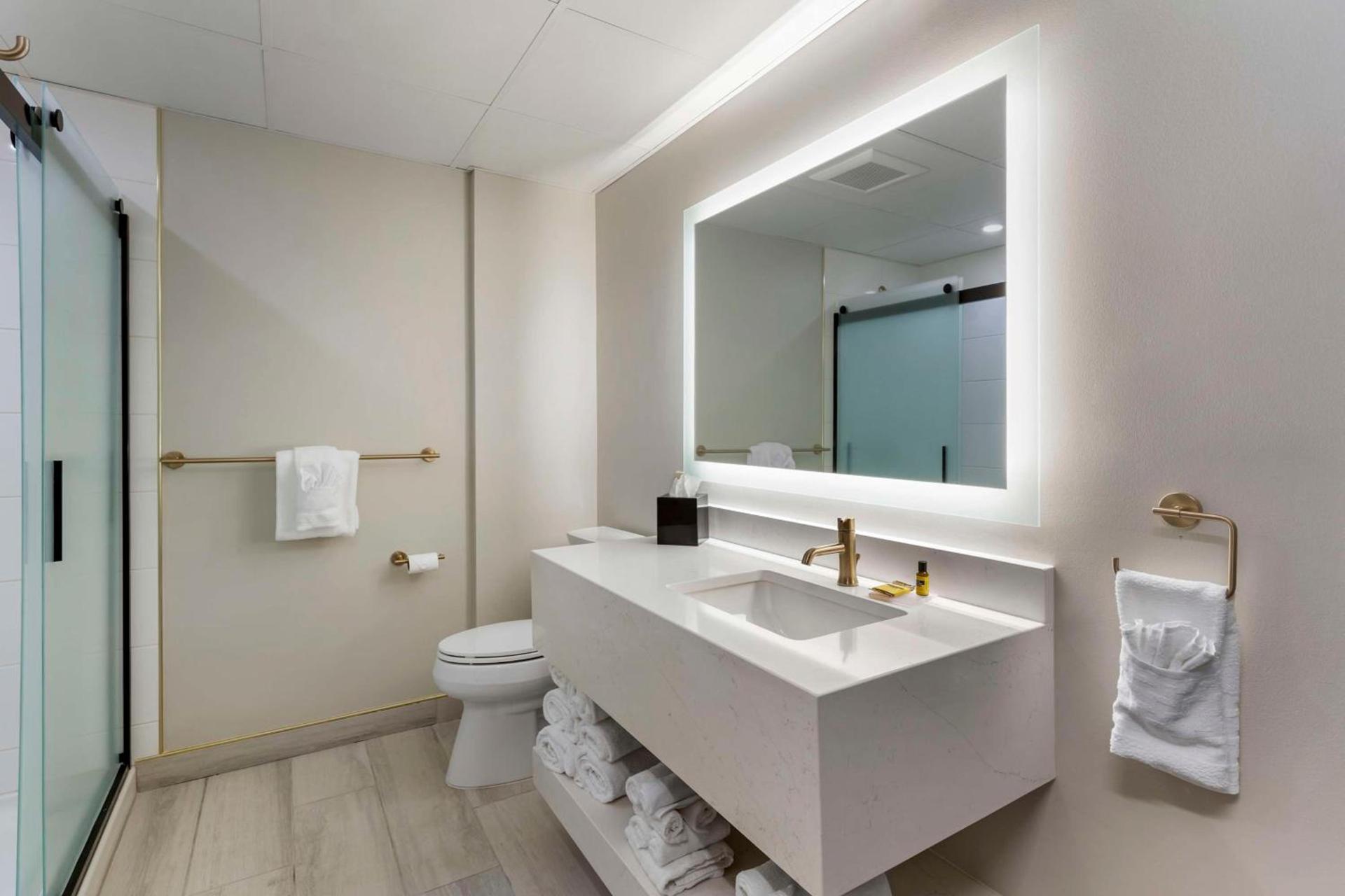 Best Western Plus The Charles Hotel photo 27