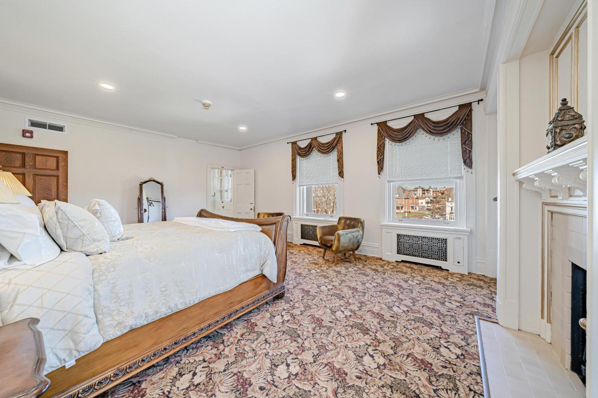The Grandeur Estate photo 29