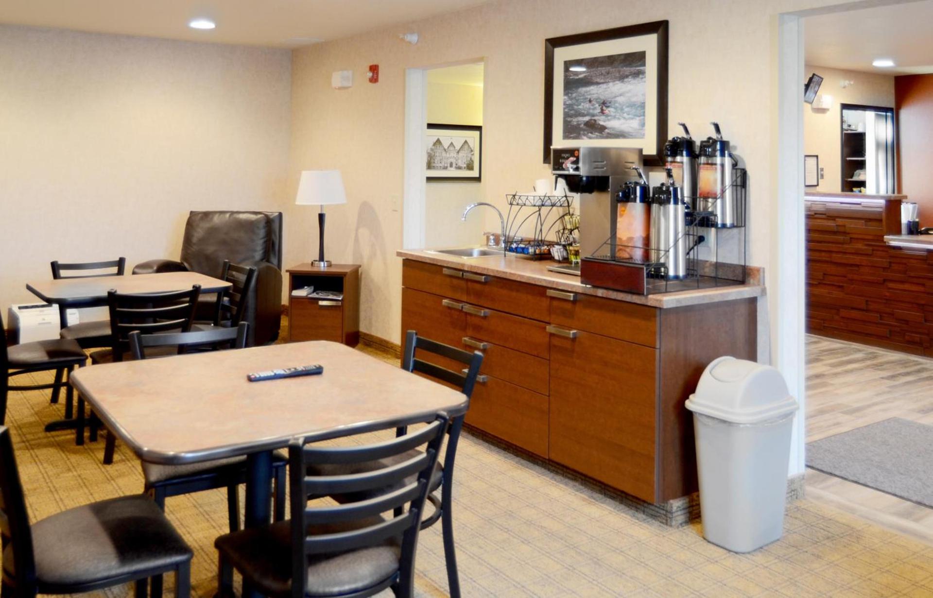 My Place Hotel-Aberdeen, SD photo 10
