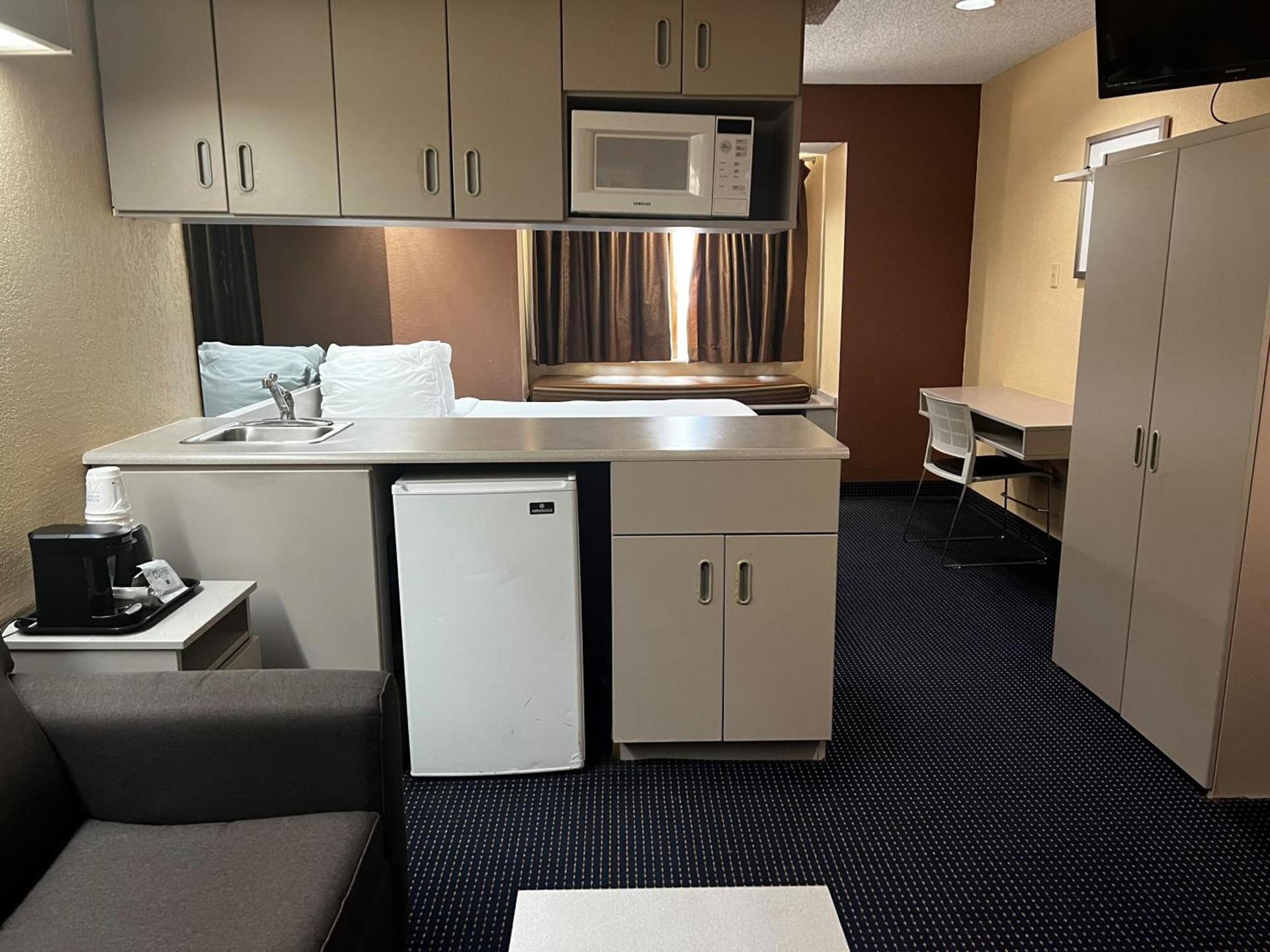 Microtel Inn & Suites by Wyndham Houston/Webster/Nasa/Clearlake photo 32