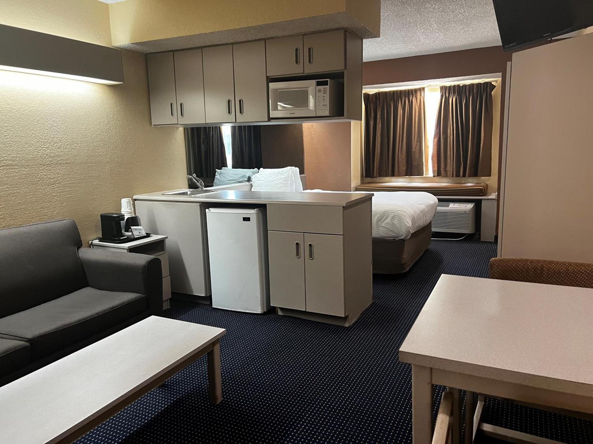 Microtel Inn & Suites by Wyndham Houston/Webster/Nasa/Clearlake photo 31